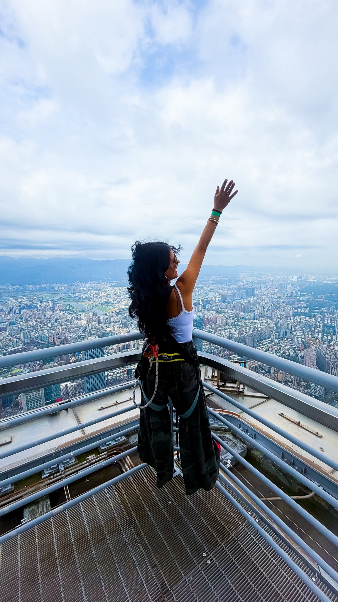 Views like this make every travel outfit better ✨

#travelessentials #outfit #women

#LTKTravel #LTKdayinmylife #LTKootd