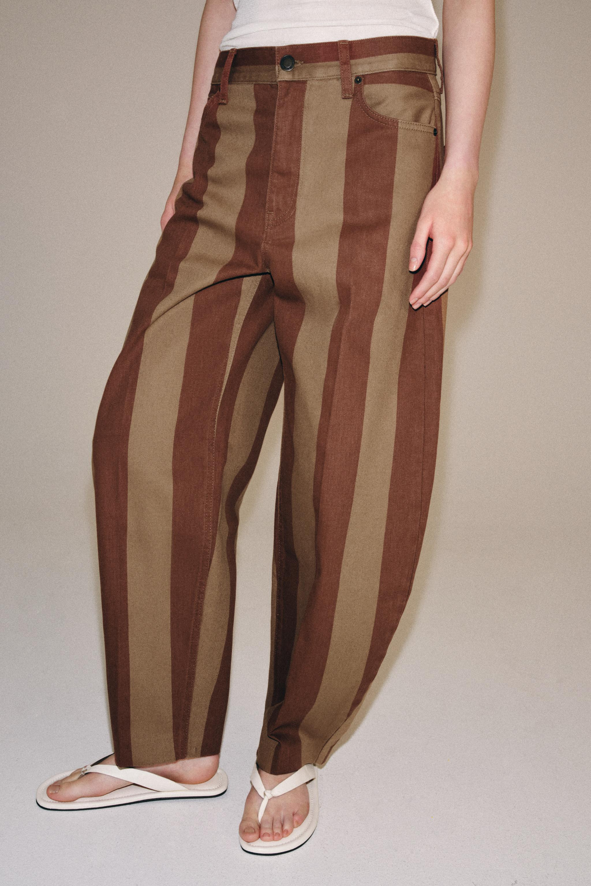 ZARA WOMAN COLLECTIONHigh-waist jeans with belt loops. Five-pocket design. Contrasting stripe det... | Zara AU