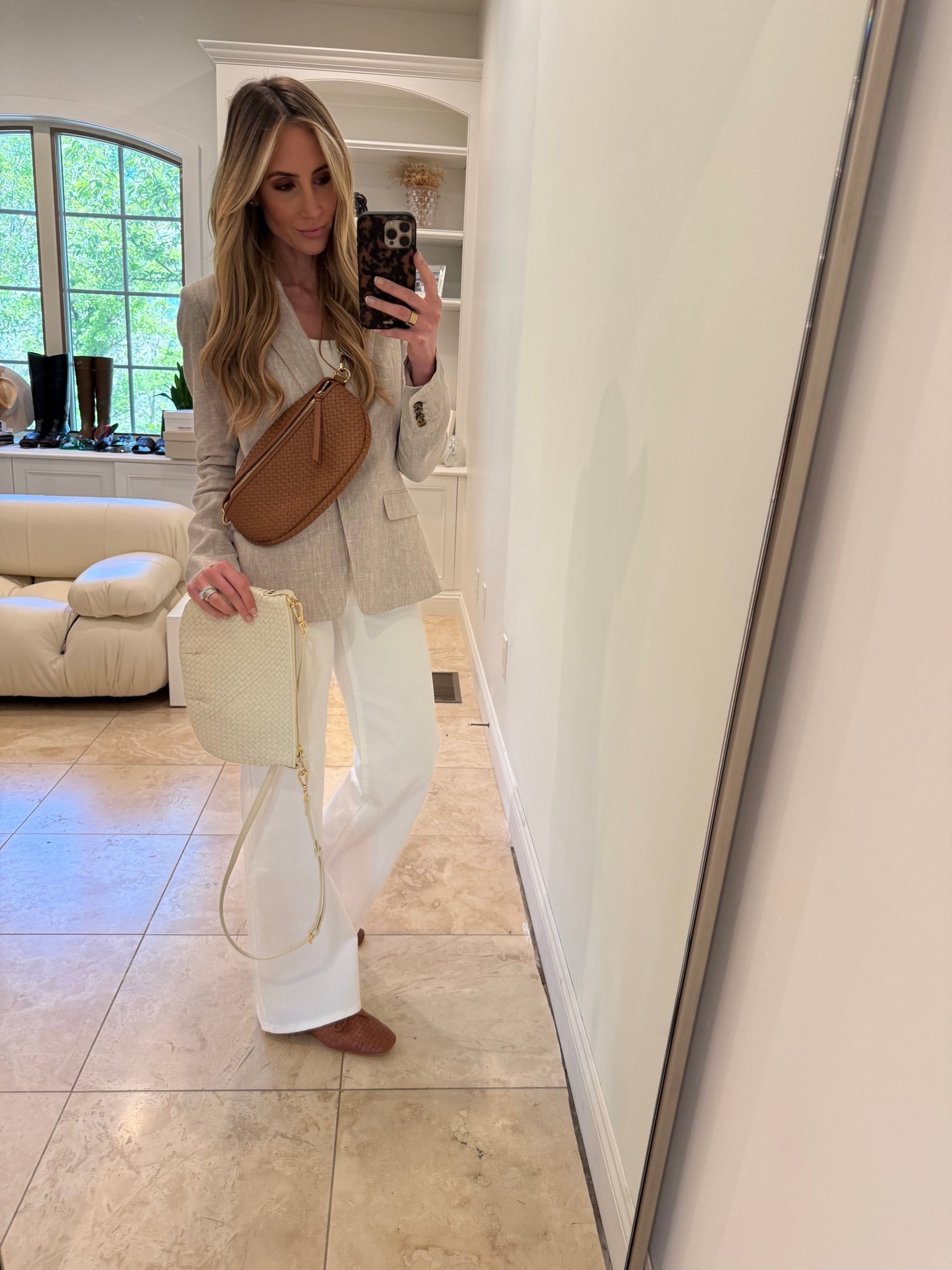 Quince bags will always be some of my favorites. I reach for them constantly because they go with everything and are such good quality. @Quince  #QuincePartner