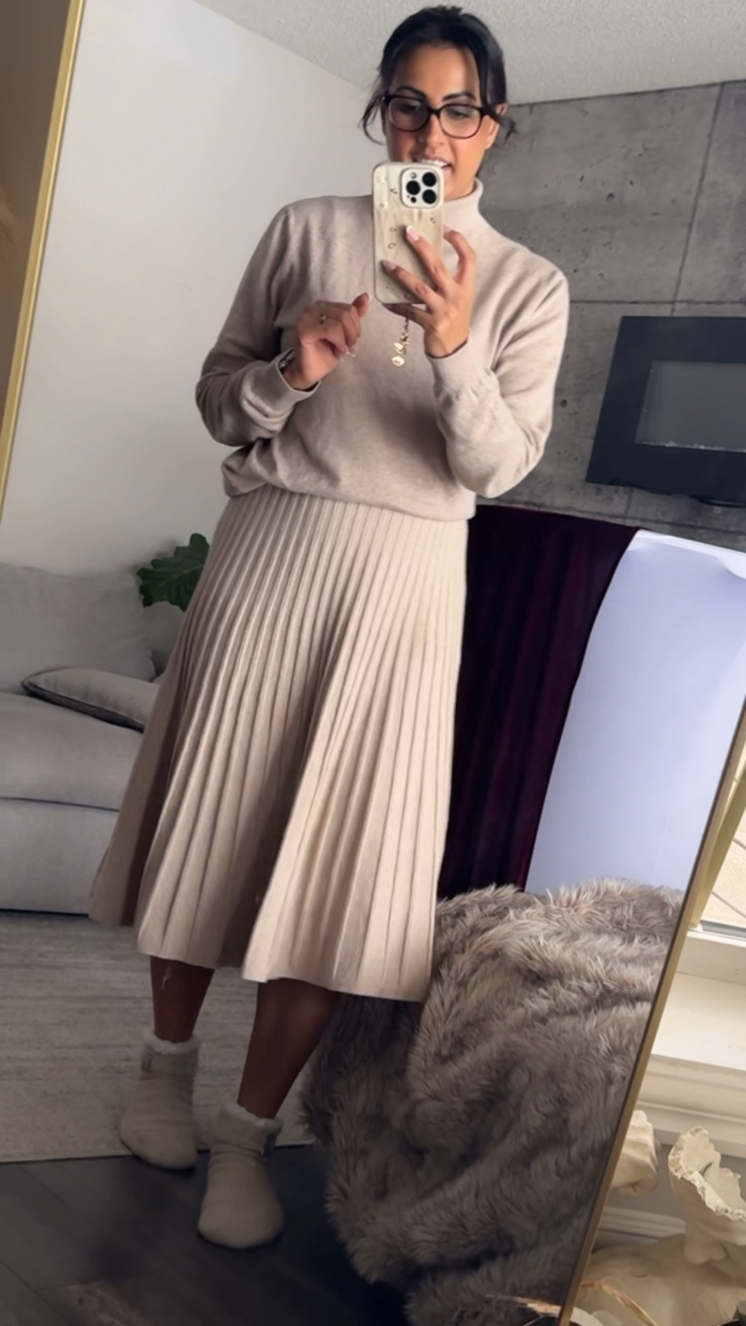 Cozy winter vibes with this oversized turtleneck paired with a knit pleated skirt! The exact skirt is an old favorite, but I’ve linked some similar options that match the look perfectly. This outfit is all about staying warm and chic during the colder months. Tap the links to shop and recreate this timeless winter style! ❄️ #LTKWinterStyle #CozyChic

#LTKmodest #LTKcanada
