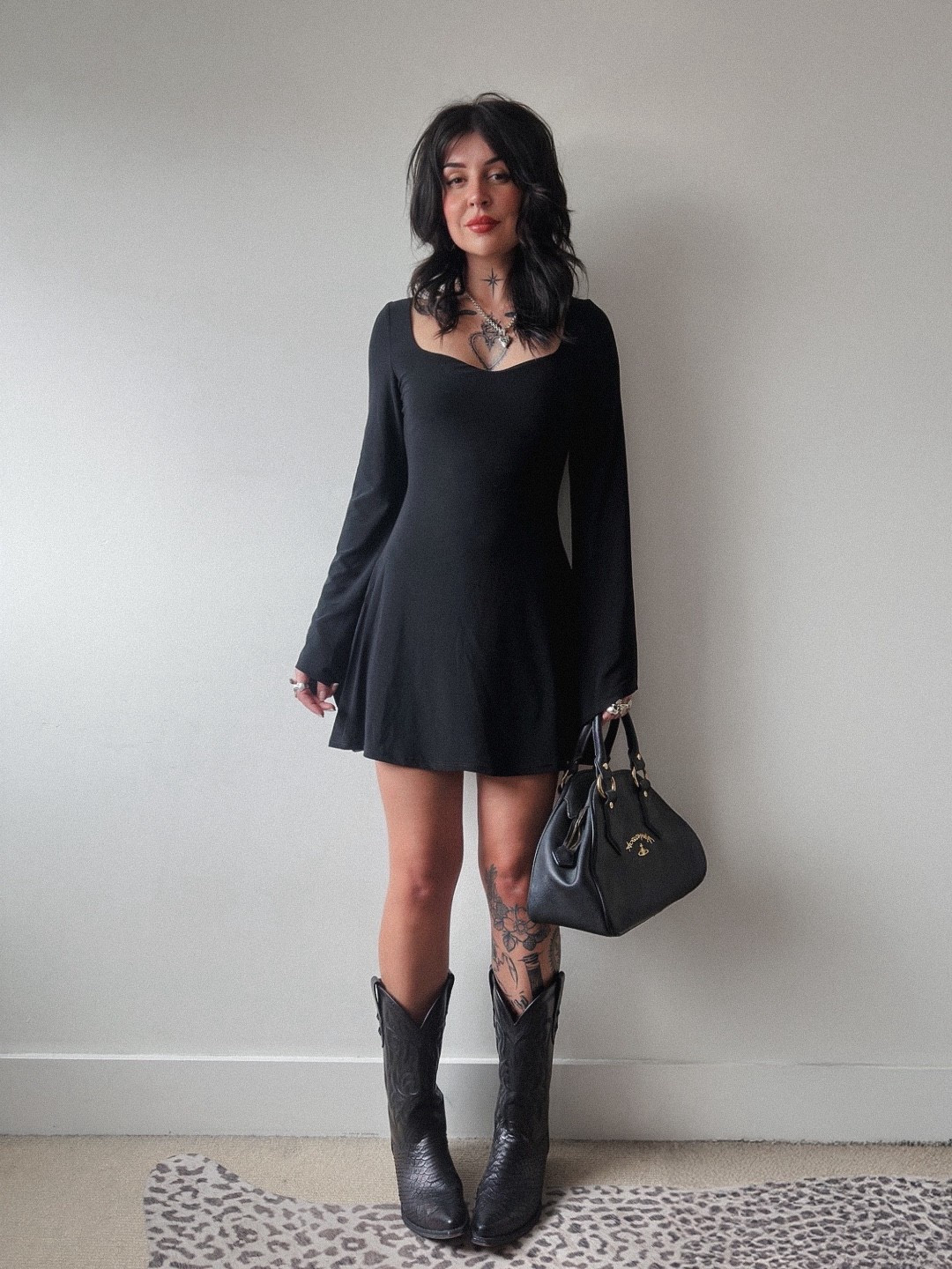 boots: vintage
dress: asos
bag: vivienne westwood 

#altstyle

#LTKshoes #LTKuk #LTKspring