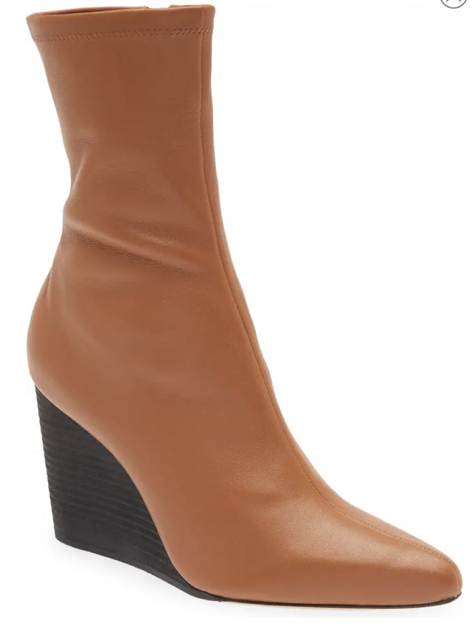 Why choose between black and brown boots when you can have a pair that is both!? #boots #LTKFall #falloutfit