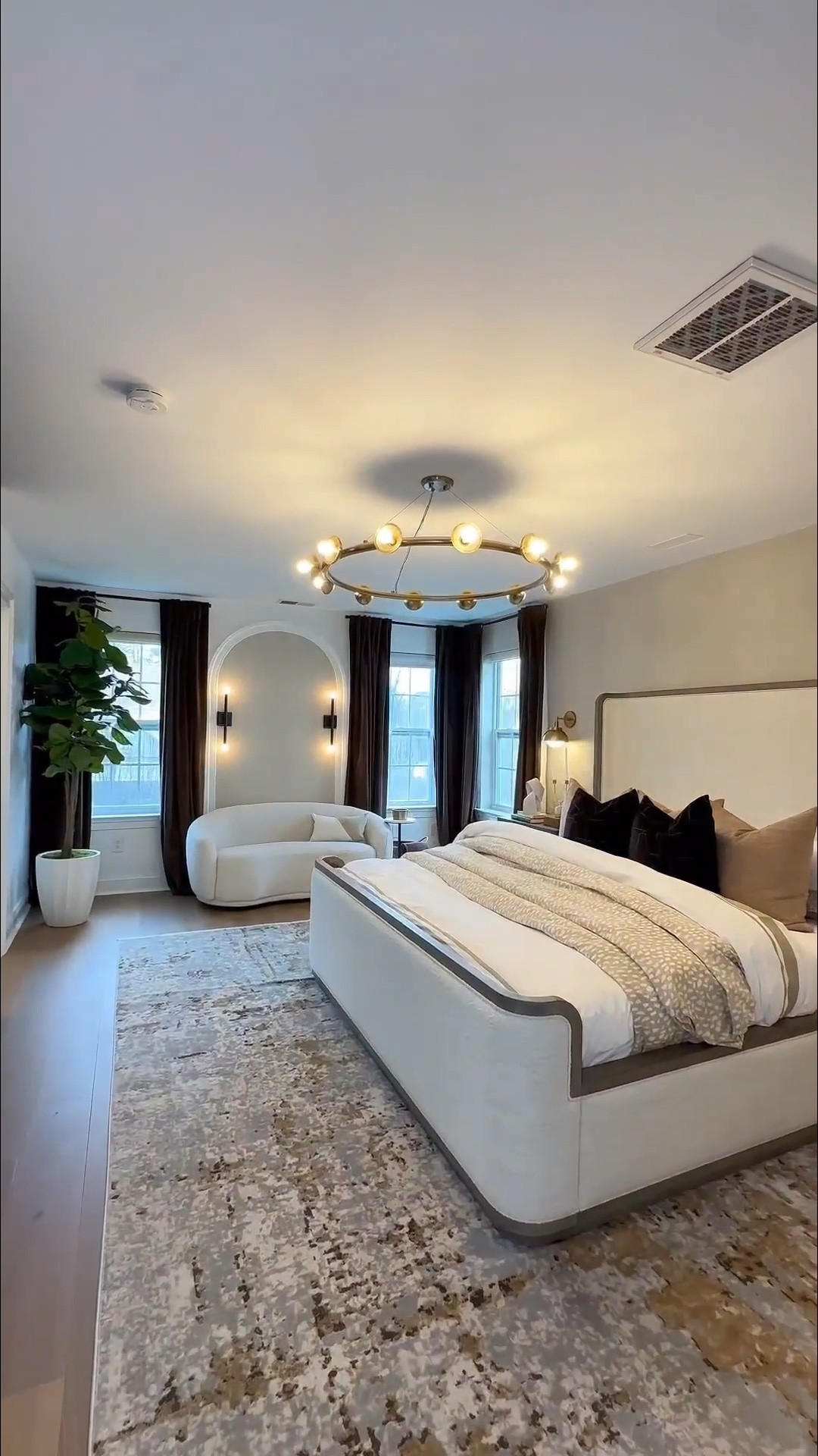Luxe master bedroom transformation you won’t want to miss 🤩 #interiordesign

#LTKHome #LTKSaleAlert