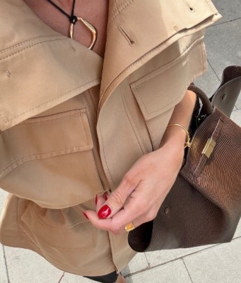 My DeMiller bag is one of the hardest working bags in my wardrobe, i use it all the time and it is so durable. 

One of the best bags i own. Girl math means it was basically free, especially with the 20% off. 


#LTKuk #LTKgiftguide #LTKwinter