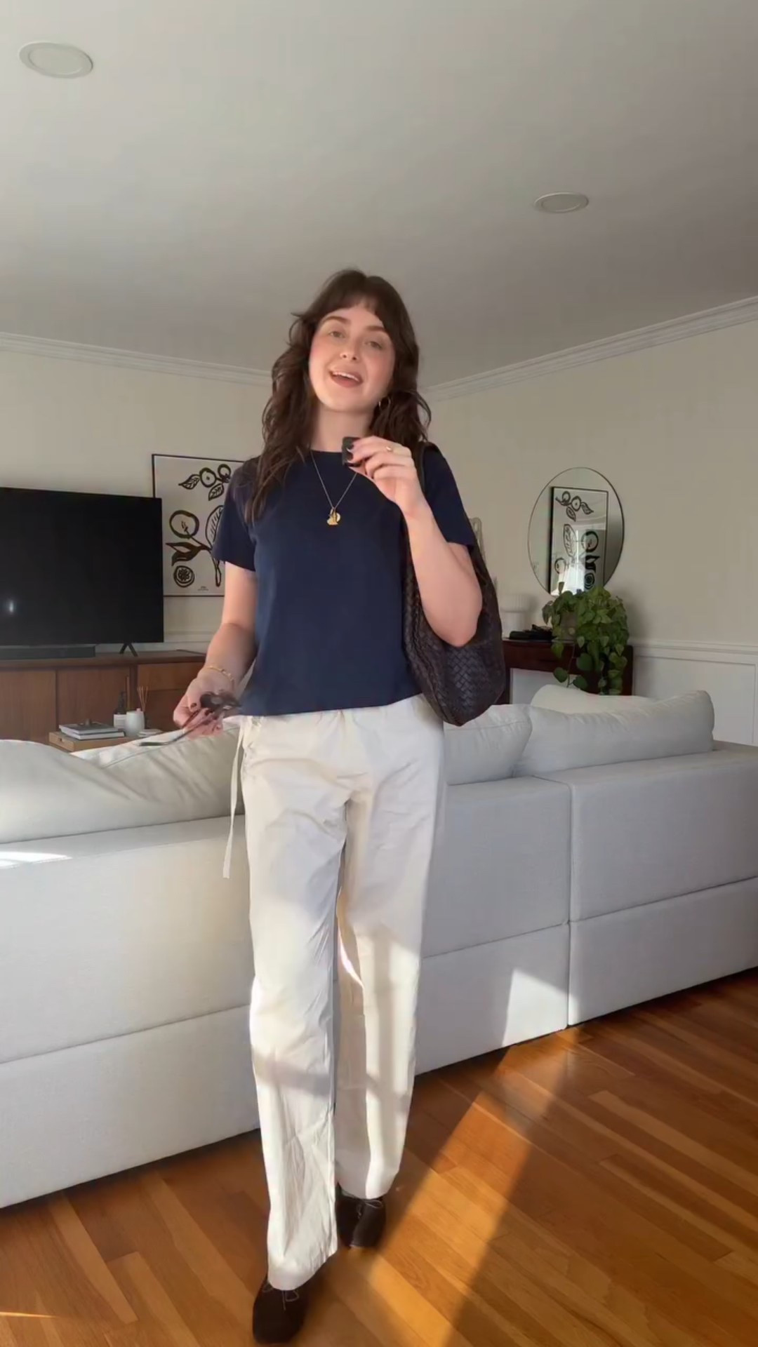 Day 8 of sharing my outfit everyday in February! Favorite box cut tee from Everlane  

#LTKootd