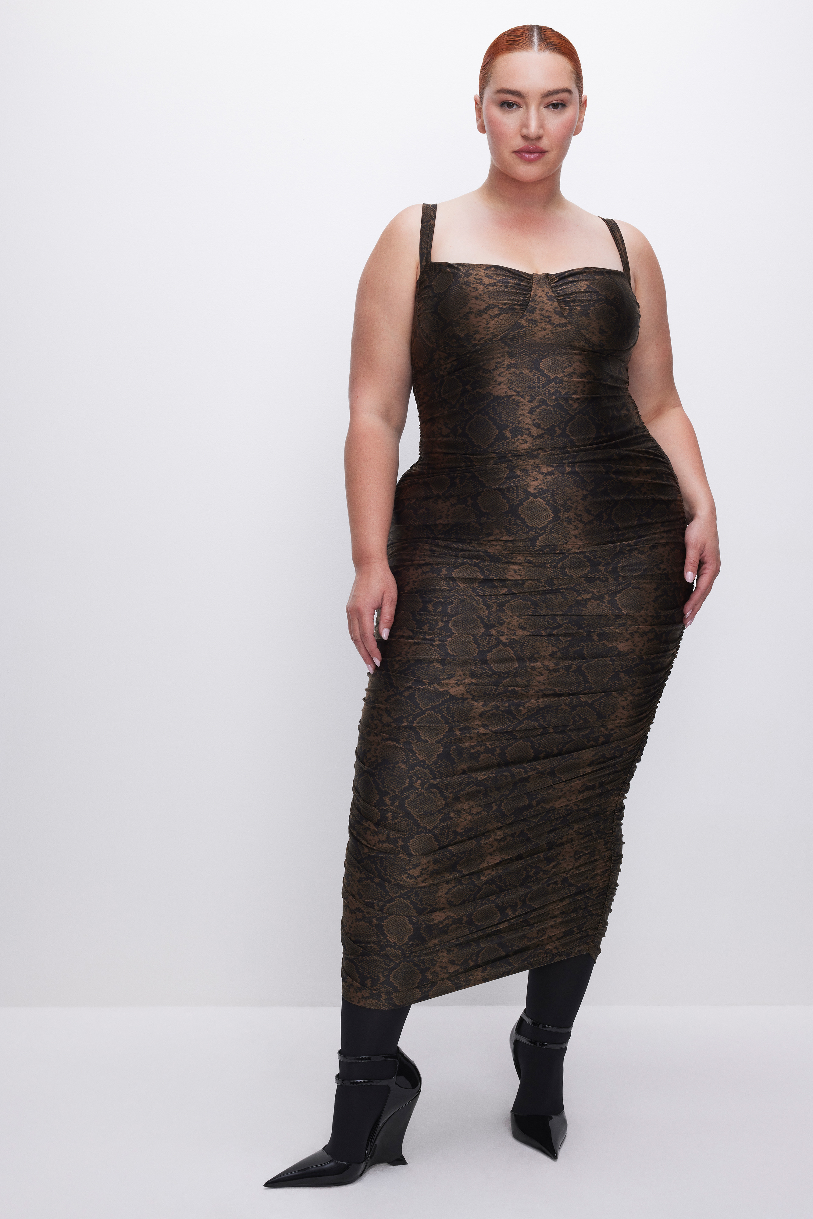 RUCHED MIDI DRESS | Good American