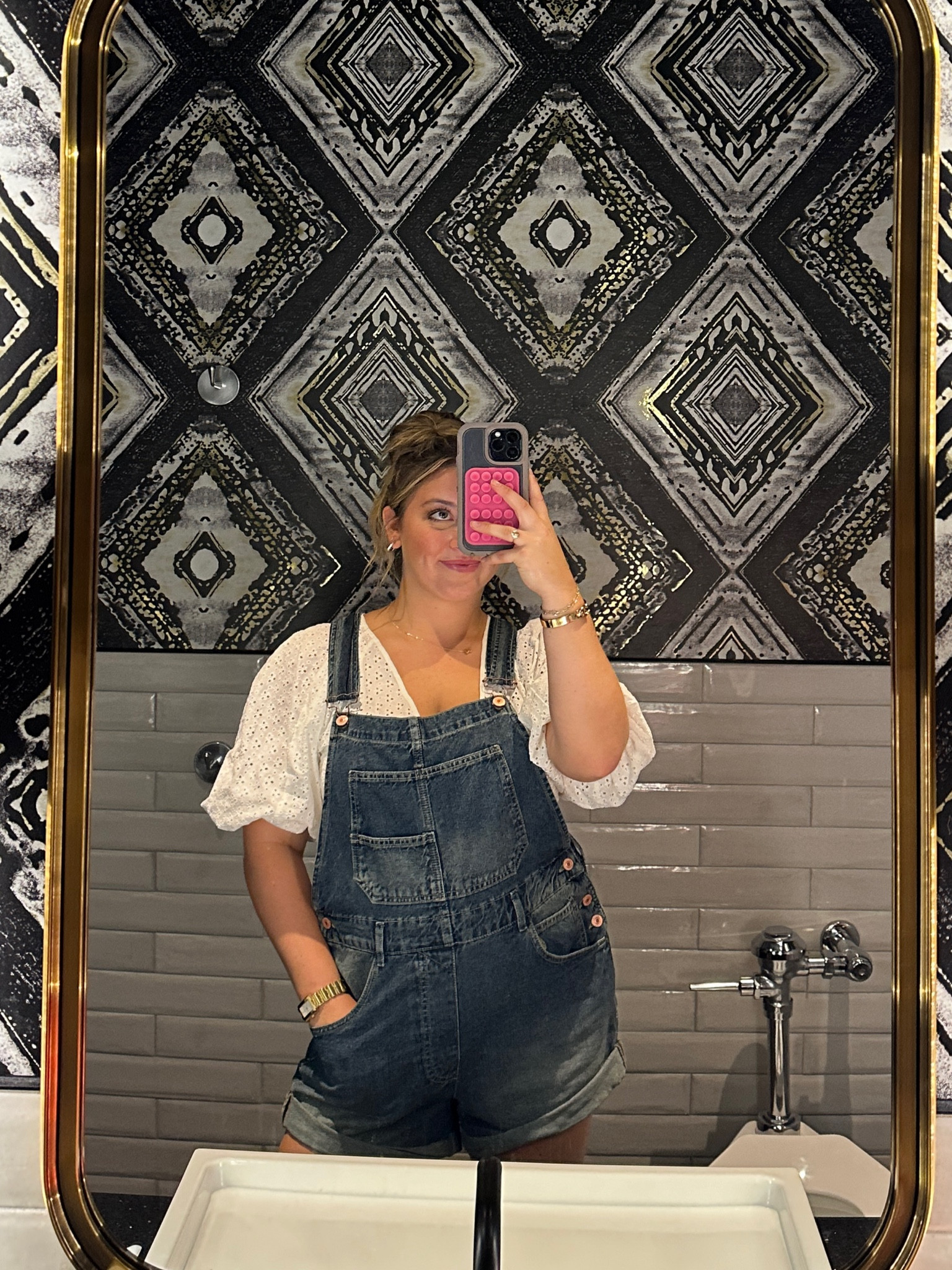 This has been my go to outfit this summer and fall!!! The shirt is a must have:) 

#LTKFindsUnder100 #LTKStyleTip #LTKSeasonal