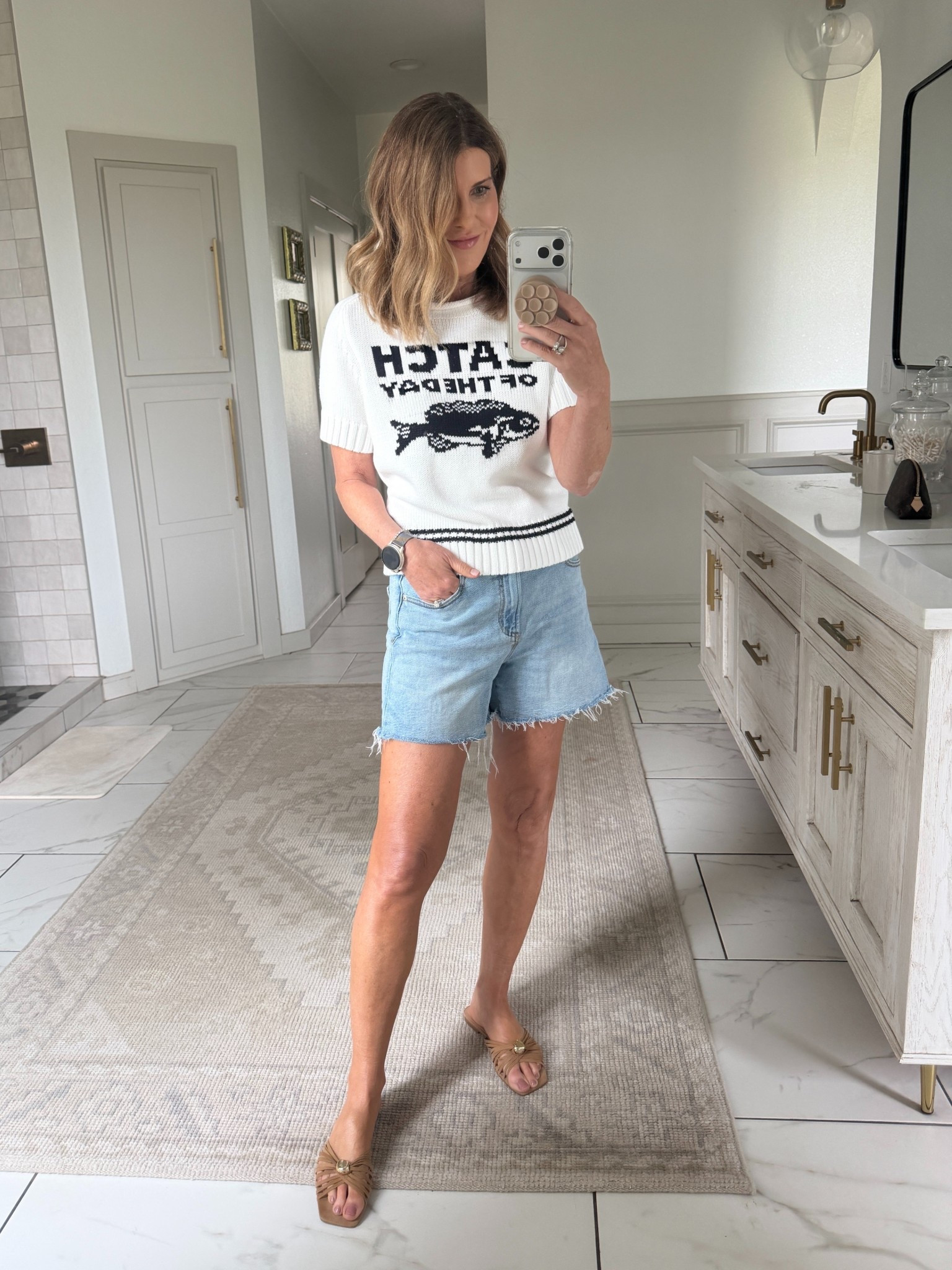 Size medium sweater
Size 27 shorts 

#LTKootd #LTKOver40