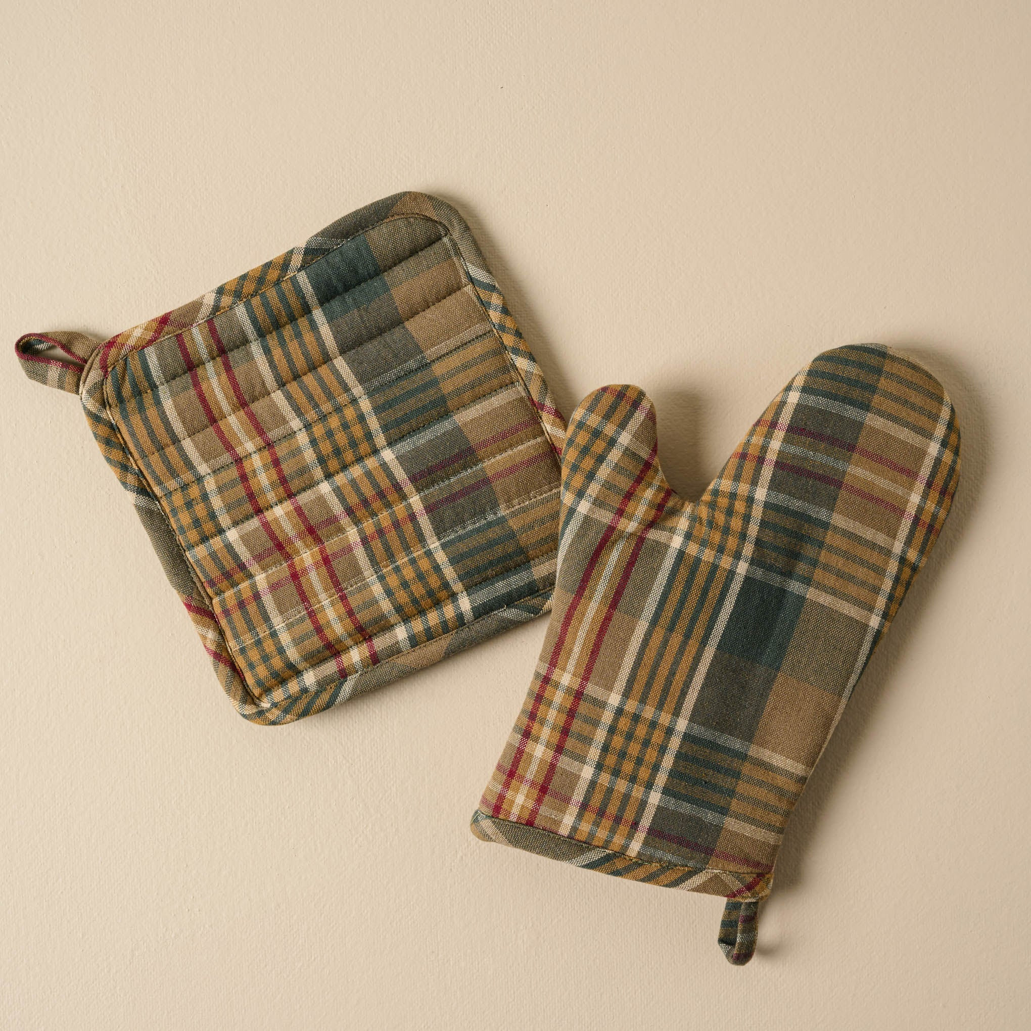 Winter Plaid Oven Mitt + Pot Holder Set | Magnolia
