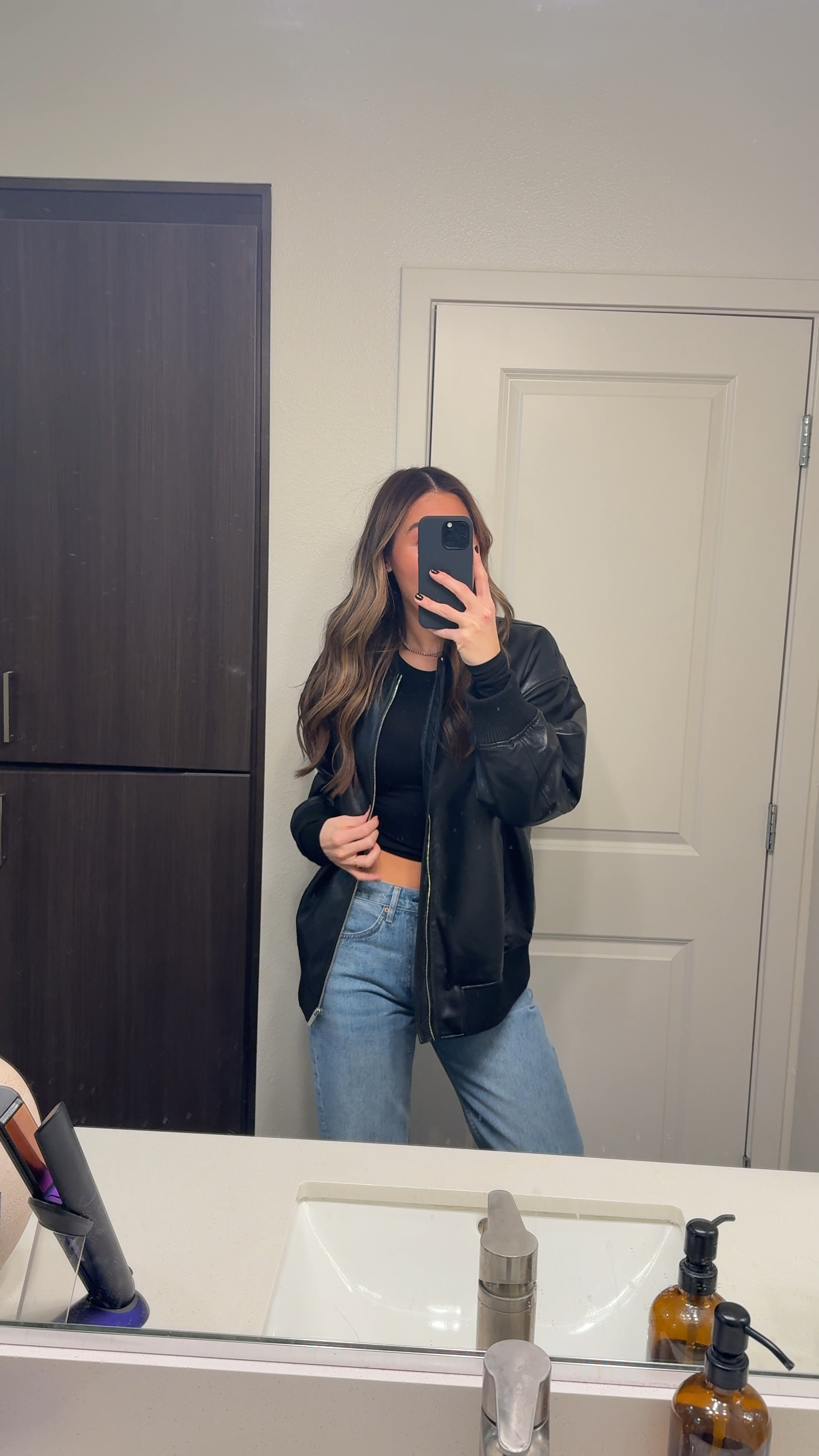 Jacket - L 
Top - S 
Denim - 26 

#LTKWorkwear #LTKShoeCrush #LTKStyleTip