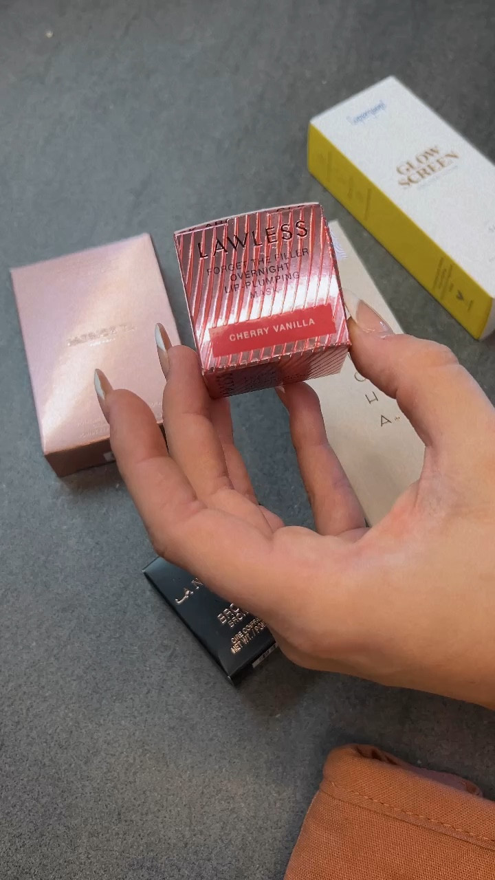 Quick unboxing of some of my Sephora savings event haul from today! 

The forget the filler lip mask is a fav of mine especially in a dry climate. 
The Patrick Ta She’s the Moment Dream Duo Blush is all you could ever want in the perfect peach blush. 
Tatcha Rice Wash, say less. 
Can’t forget the SPF!! 
& Anastasia Brow Freeze laminates my brows better than anything I’ve tried! Part 2 to come!  


Tatcha, Patrick ta, supergoop, lawless beauty, lip mask, lip plumper, Anastasia, brow products, beauty finds, skin care, make up, Sephora sale, Sephora savings event, must have beauty, daily make up 



#LTKsalealert #LTKbeauty #LTKxSephora