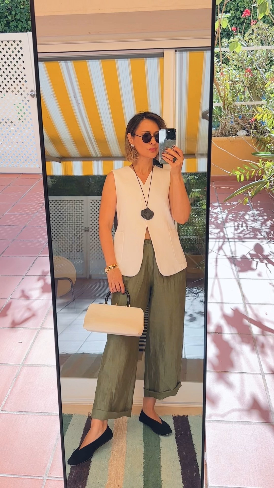 I’m wearing pants in size EU 38 / US 6 ⚡ The rest of the outfit is a mix of favorites from my wardrobe… I’ve linked similar pieces below! Hope you love it 😘