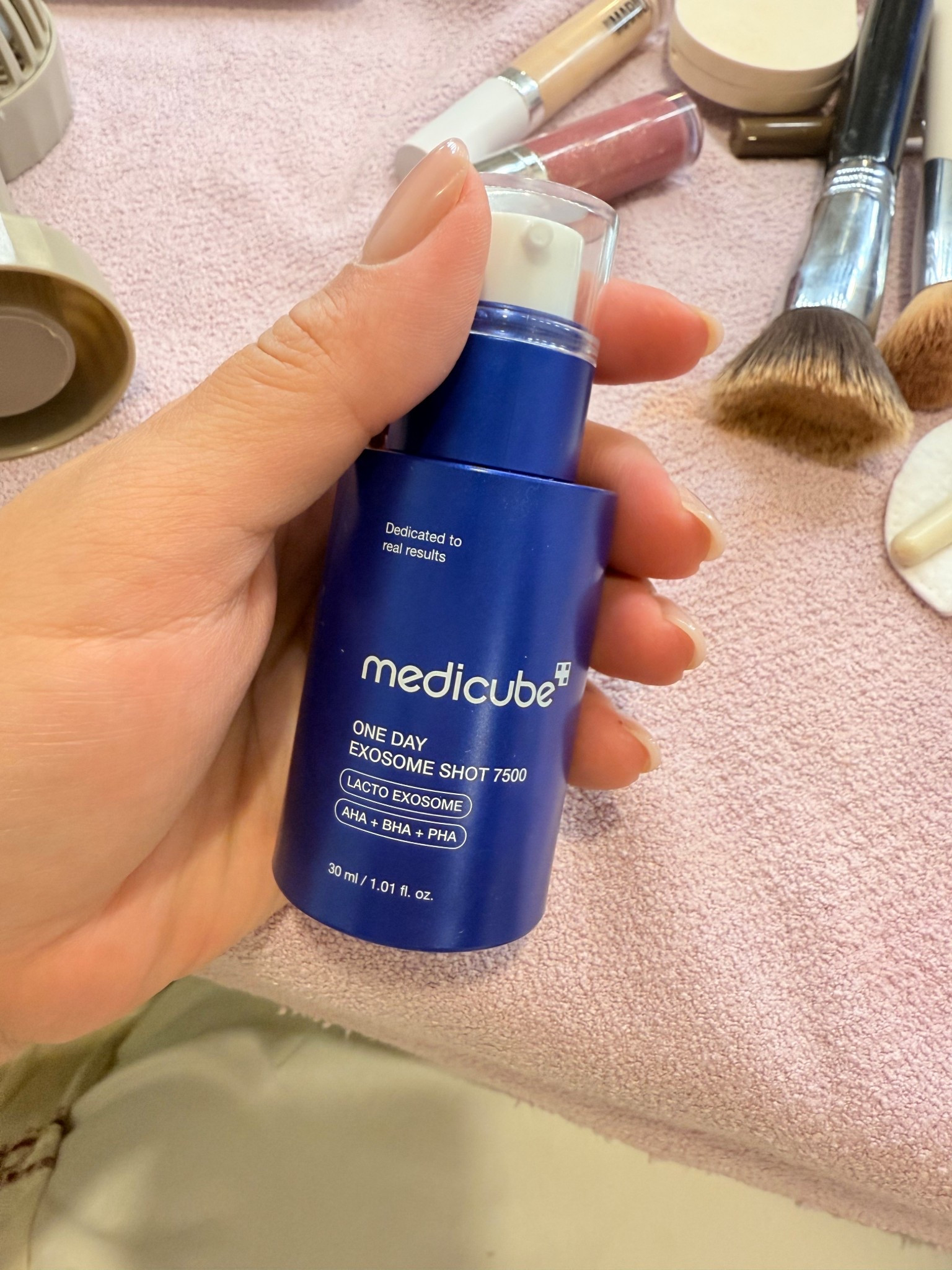 Medicube one day exosomo shot 7500

#LTKBeauty #LTKU #LTKselfcare