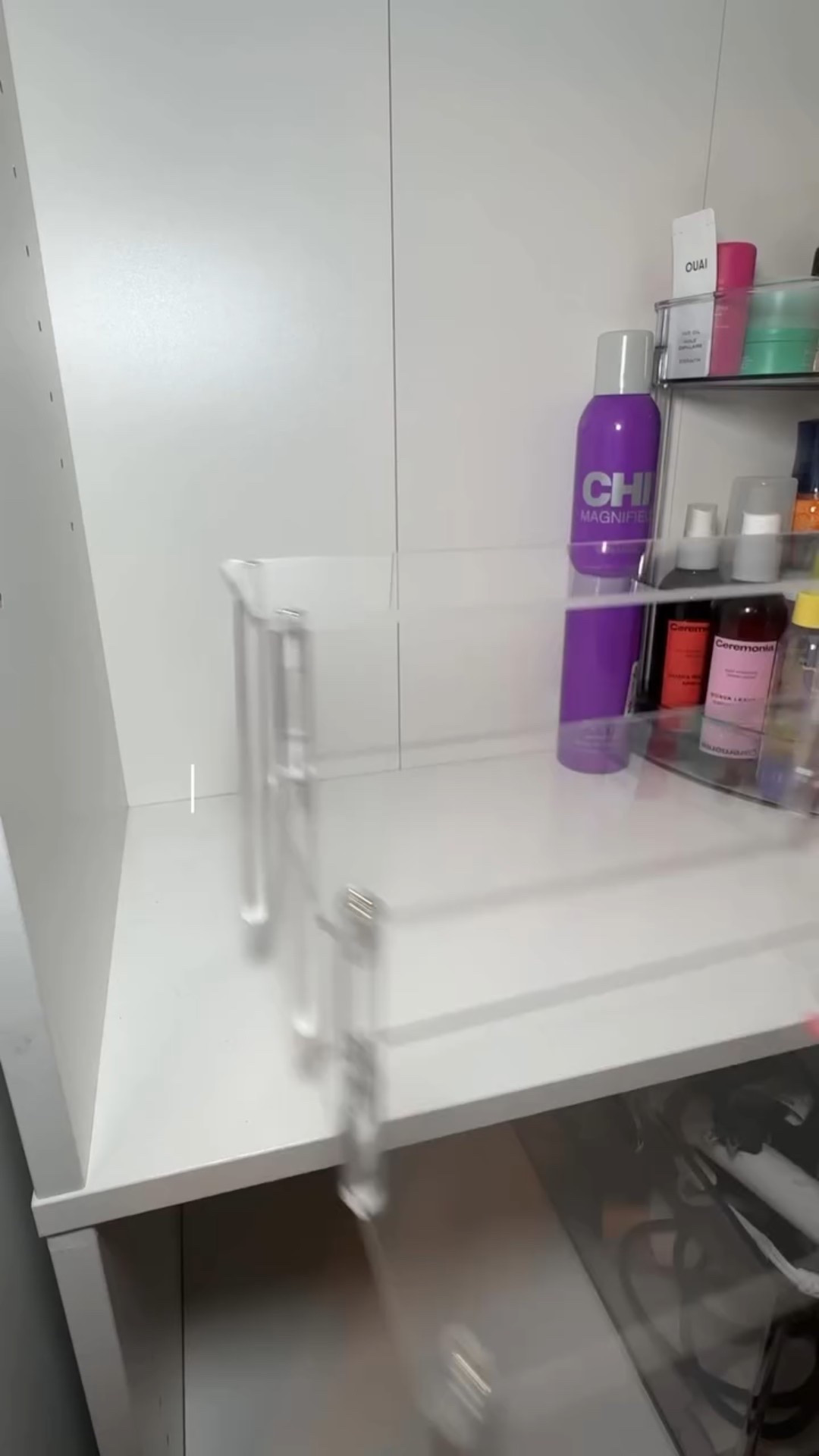 organize my beauty room with me!! starting with perfumes and bags! what do you want to see next??

#beautyroom #organization #organizewithme #perfumes #purses