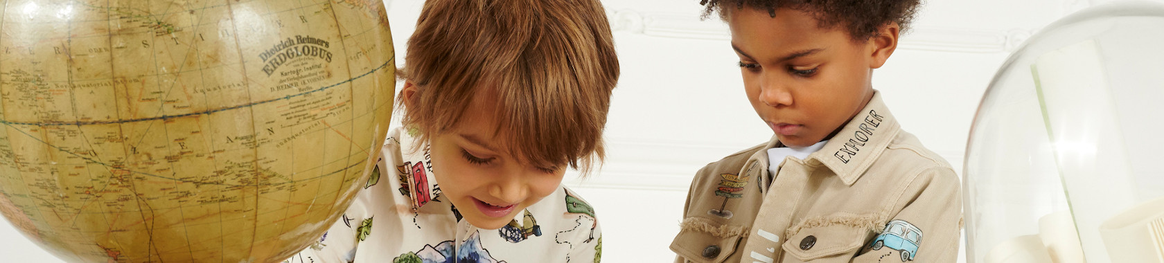 Crust leather boots with rhinestone bows | Monnalisa