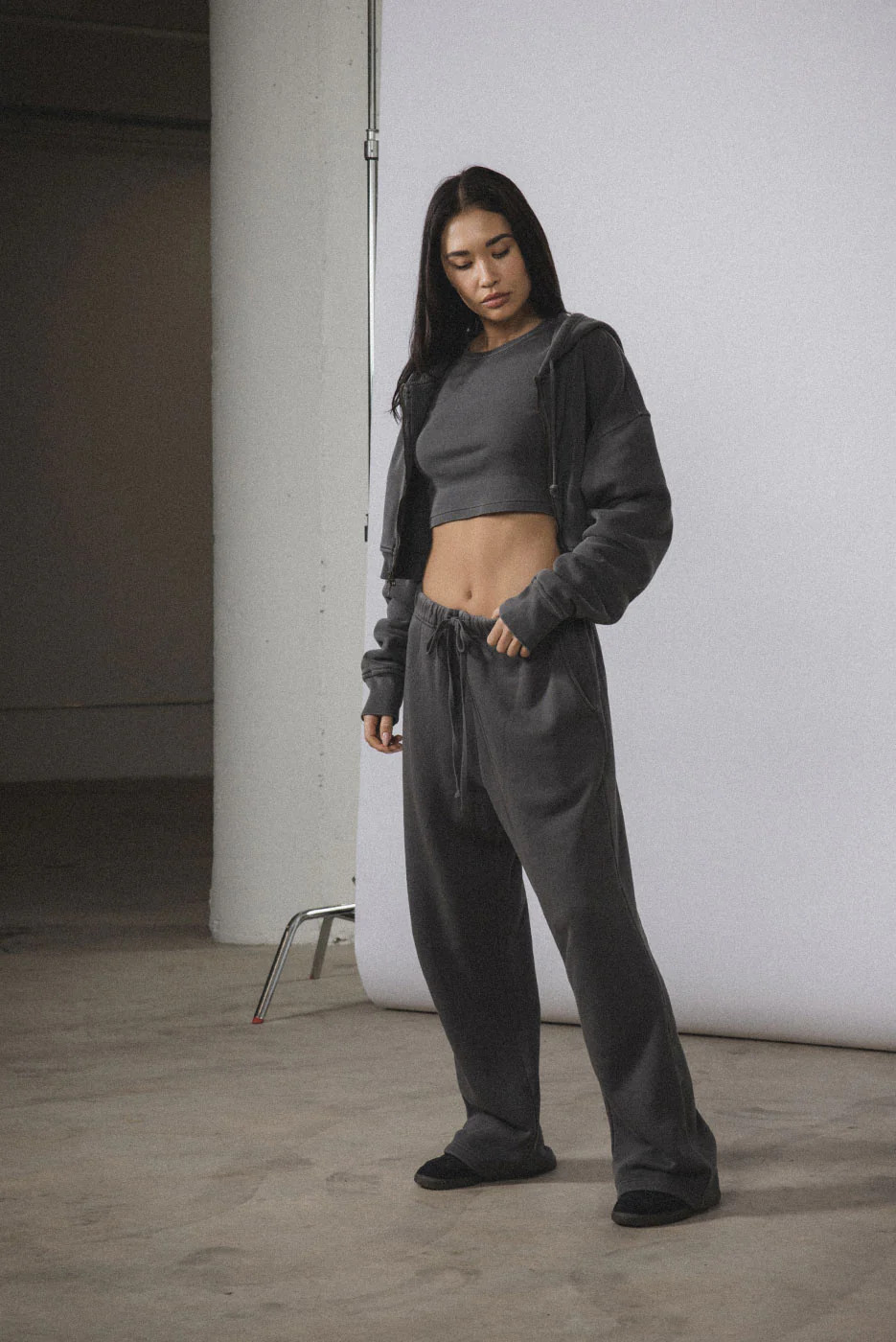 BABYDOLL CROP ZIP HOODIE | Elwood Clothing