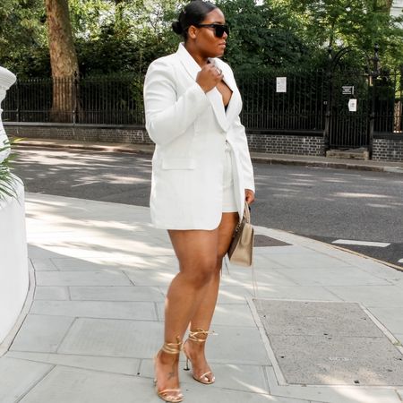 Ready for an all white party. Still loving this outfits. There’s something about a classic tailored blazer and a pair of tailored shorts. Perfect for the summer when it gets slightly warmer out!


All white outfit / white blazer / white shorts / tailored shorts / gold heels / Balenciaga bag / Balenciaga city bag 

#LTKstyletip #LTKeurope #LTKcurves