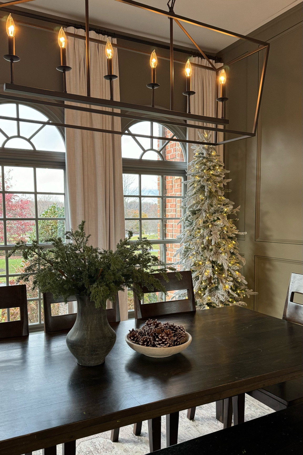 Holiday decor, Christmas decor, Christmas tree, breakfast room, dining room 

#LTKSeasonal #LTKHome #LTKHoliday