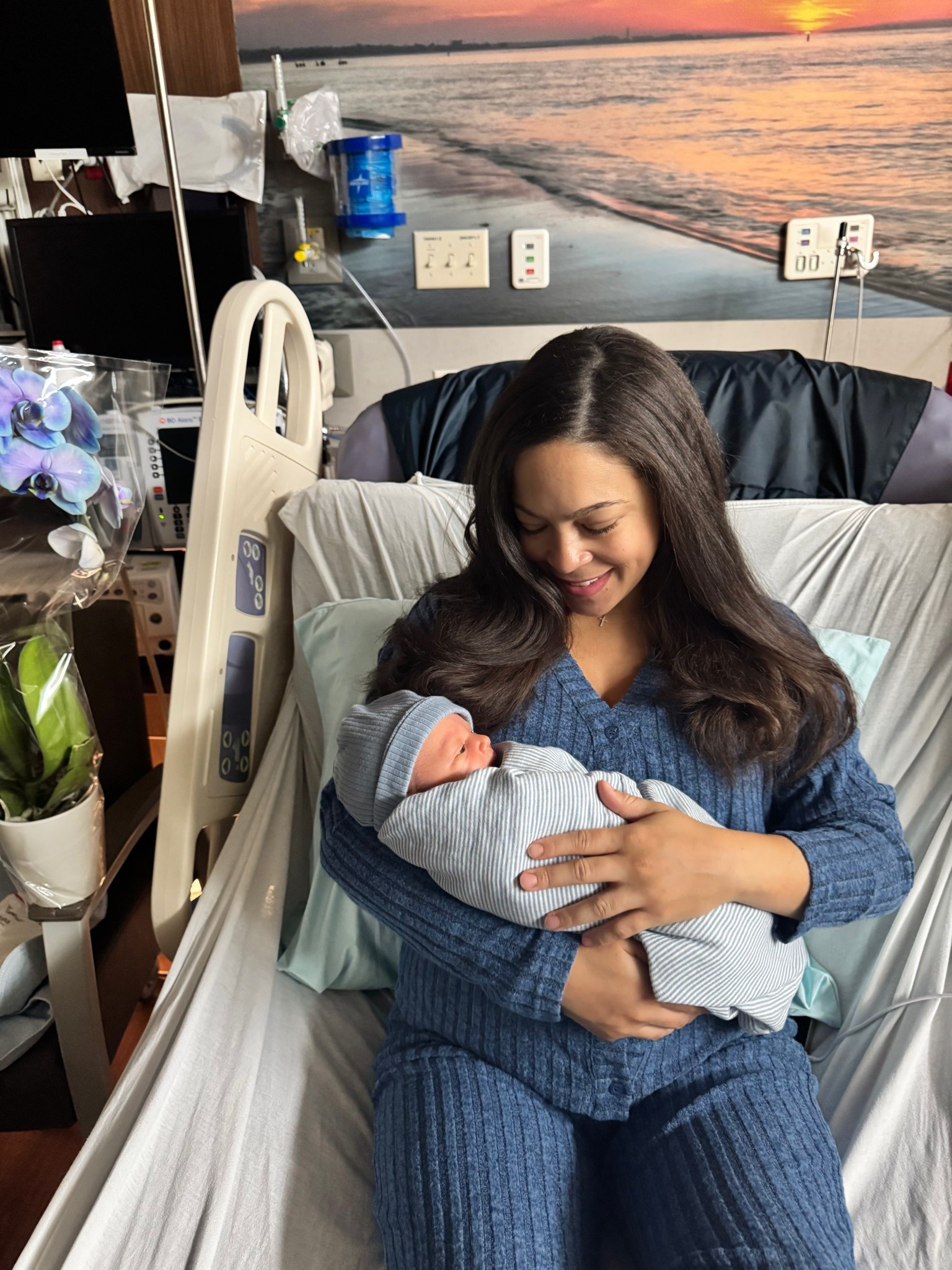 Comfy postpartum lounge set from Amazon!

#LTKBump #LTKBaby #LTKgrwm