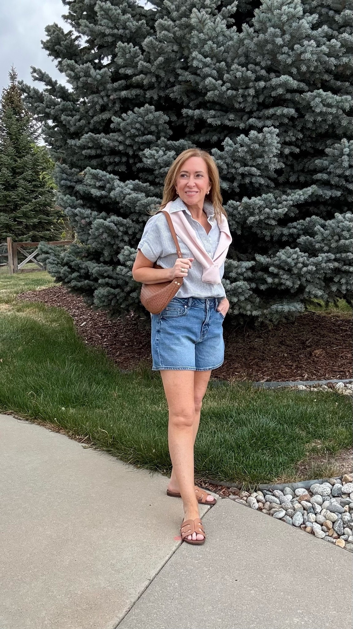 Denim, linen, and a touch of cashmere… the kind of effortless mix that just works 🤍

Lightweight linen for breathability, denim for that easy, lived in feel, and a soft cashmere sweater draped over the shoulders for a little polish (and practicality when it cools down). It’s simple, elevated, and perfect for this in-between season.
@quince #quincepartner

#LTKootd #LTKOver40 #LTKPetite