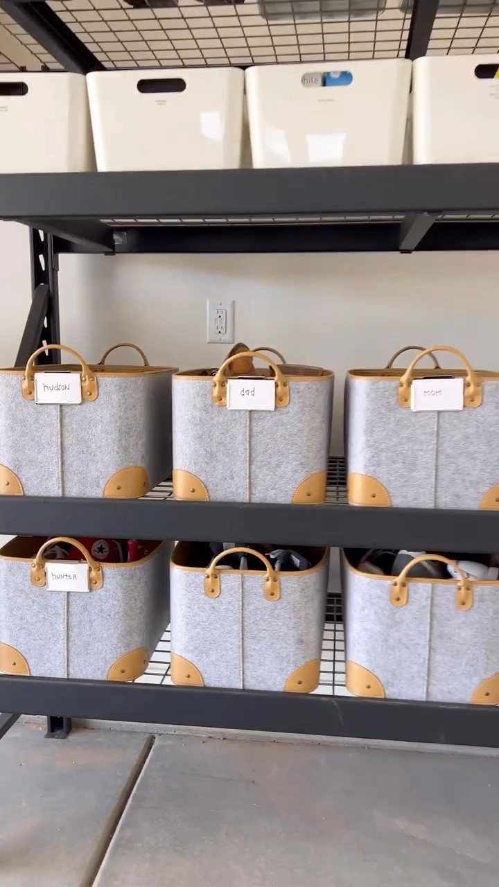 do allllll the shoes by the garage door drive anyone else completely crazy?!🤚🏽 so i came up with a SIMPLE system that everyone can stick to!

Shoe organization , shoes, organization, garage organization, organization must haves 