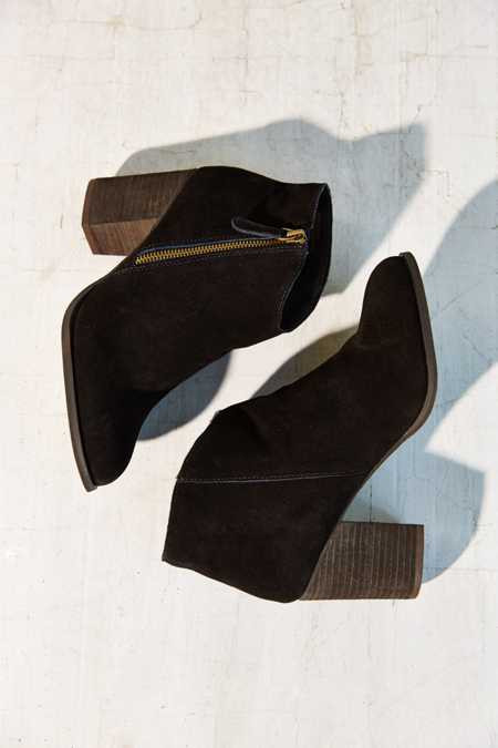 Ecote Joey Side-Zip Suede Ankle&nbsp;Boot | Urban Outfitters US
