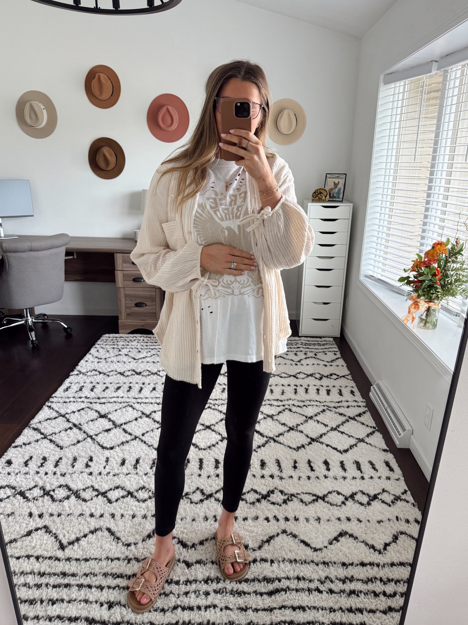 Aerie shirt: medium (on sale for $16!)
Leggings: old from aerie 
Tshirt: old from a boutique 
Sandals: true to size
Made by Mary code: BAILEYH
Melinda Maria code: BAILEYH
Loopy Cases: baileyboyer