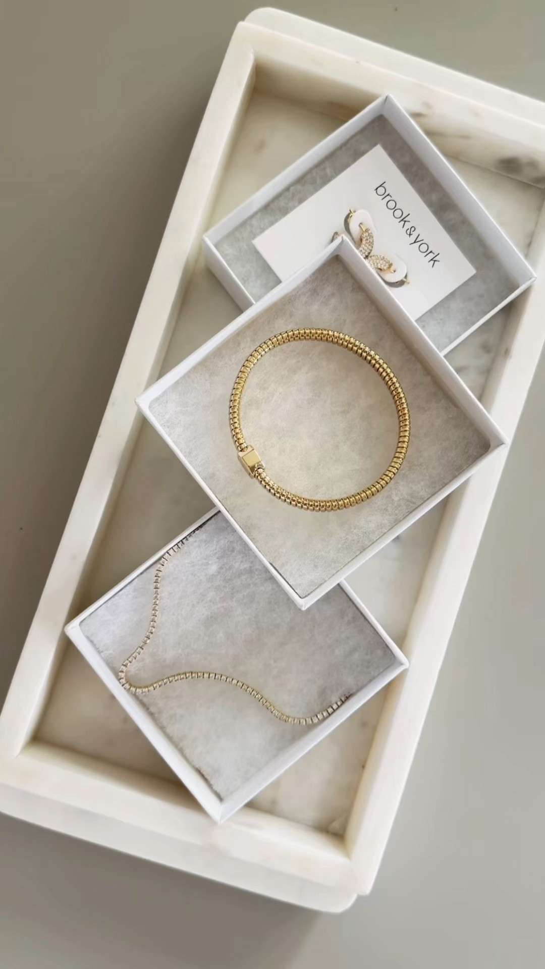 Personalized jewelry is the best gift there is 🤍 shop now and get an extra 10% off!