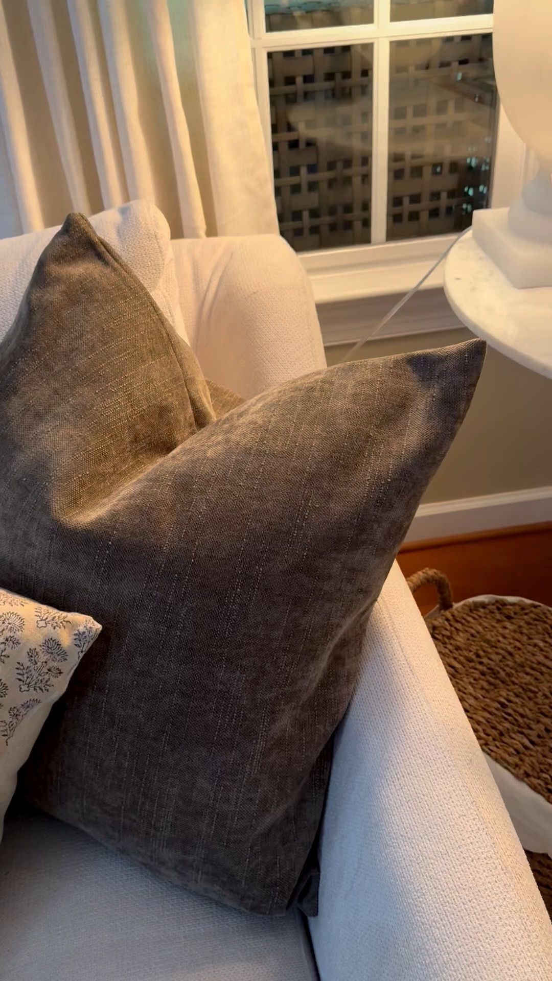 I love a good brown pilloww

#LTKHome