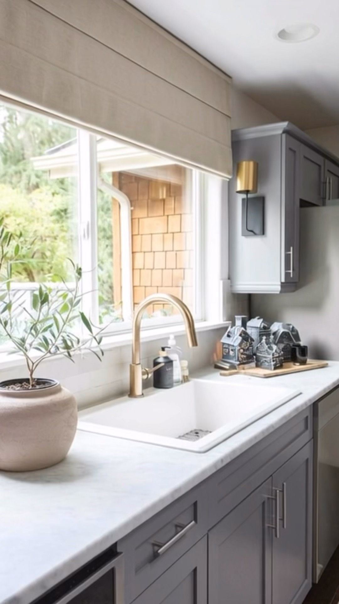 Cozy Fall Kitchen Finds

Simple touches that make the kitchen feel cozy for fall—neutral pumpkins, seasonal art, and beautiful cookware to keep on display. Shop my favorite finds for a warm, inviting kitchen.

#LTKSeasonal #LTKHome #LTKSaleAlert