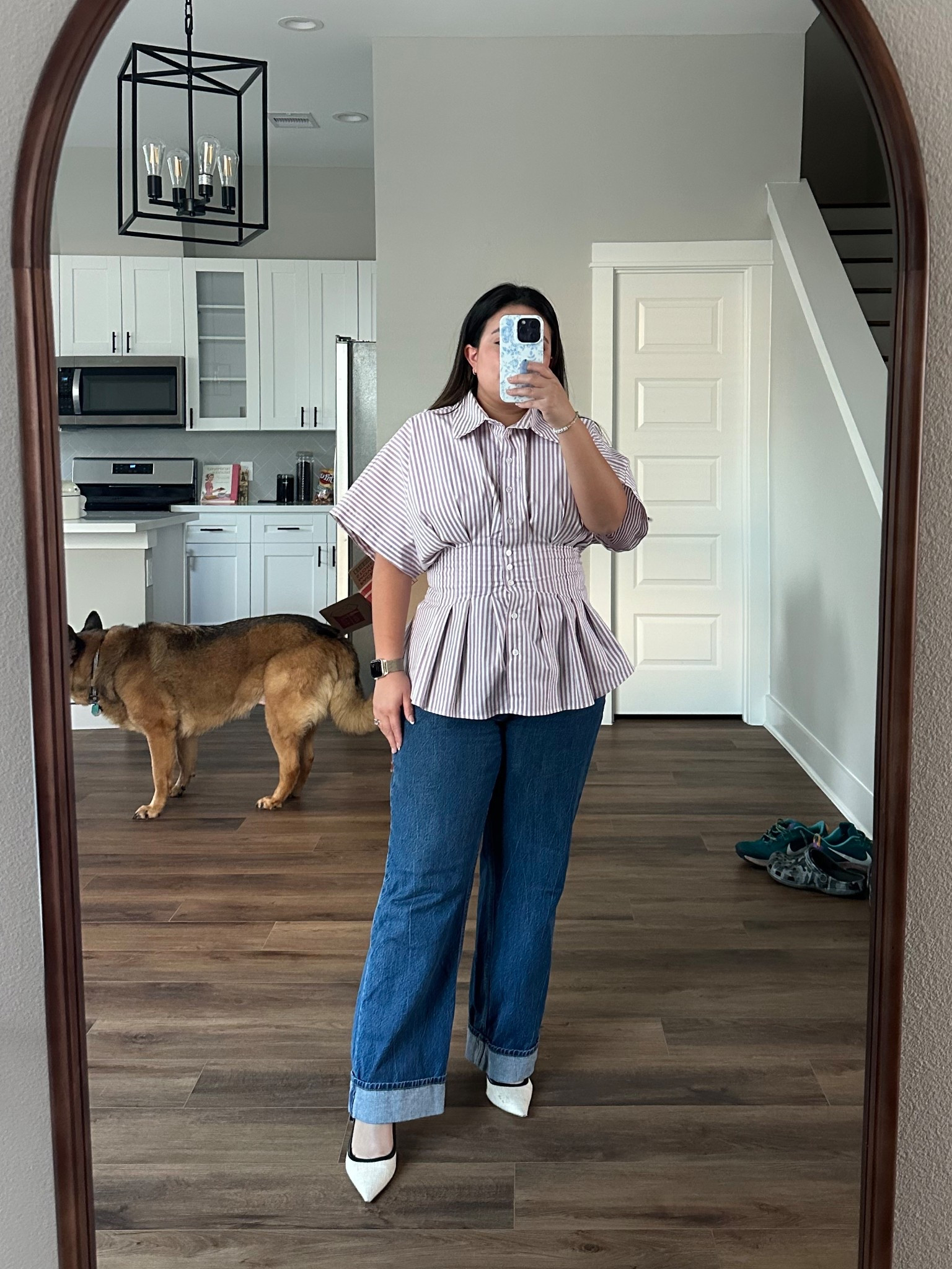 Work fit💜 pleaded blouse, wide leg jeans, kitten heels
Summer work outfit 

Anthropologie, Abercrombie 
