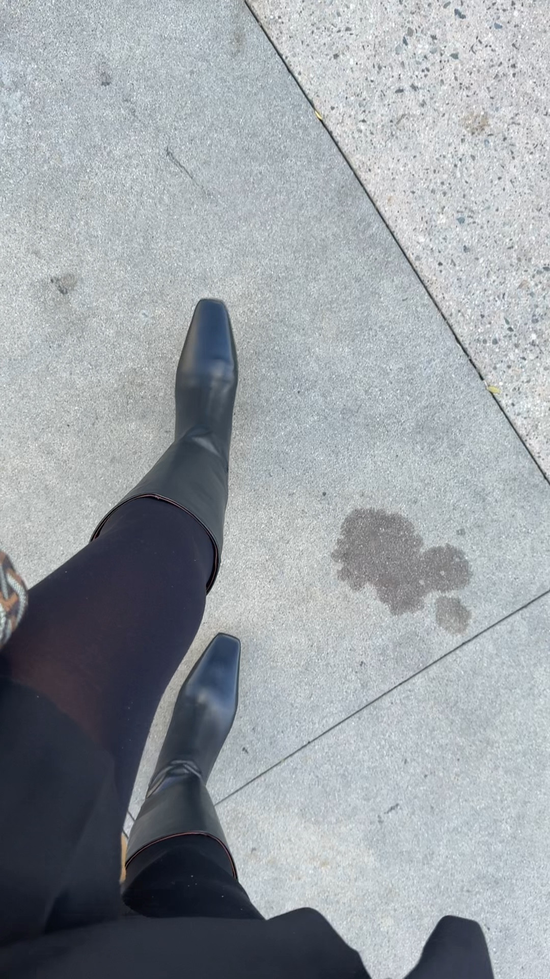 The most comfortable knee high boots of the season. 👢 Runs TTS (wearing a 7 1/2). I wore these for 10+ hours of lecturing on my feet and they felt sensational  

#LTKShoeCrush #LTKWorkwear #LTKVideo