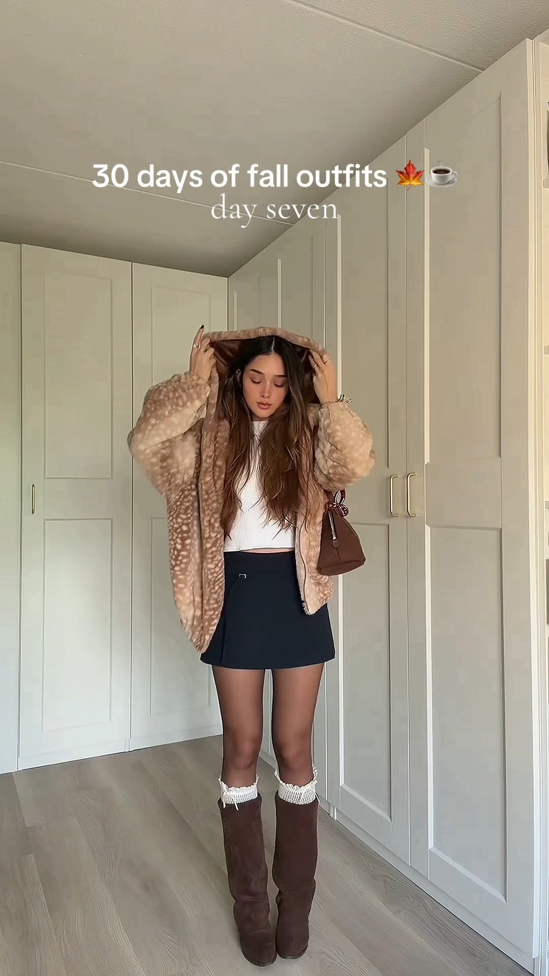 30 days of Fall outfits inspo🍁 Day 7

Todays inspo: navy blue skirt, paired with a white cropped tee, brown tights, knee high white socks, brown suede boots and to add some cute fall vibes a fluffy cozy Bambi vibe coat jacket🍁

#LTKeurope #LTKautumn #LTKstyletip