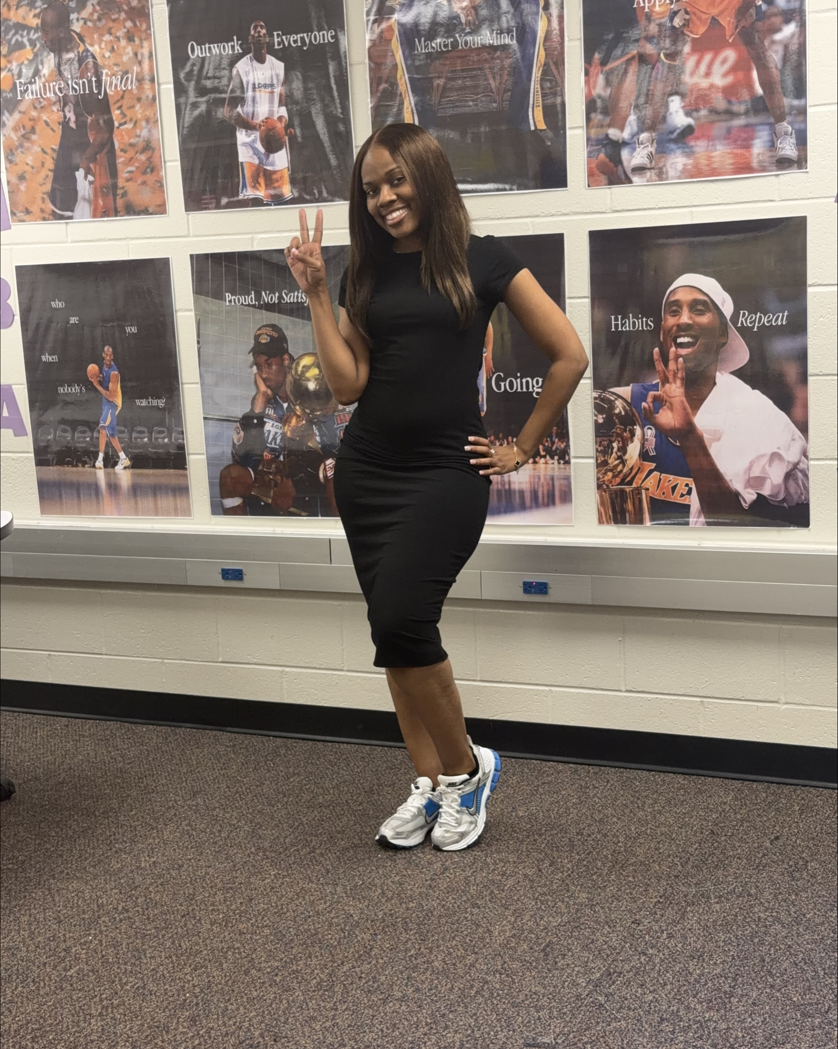 @Walmart always comes through with clothes that are affordable & comfortable! 🖤

No Boundaries dress in a size medium. Nike Vomero in a big kids size 6.5

#LTKootd #LTKWorkwear