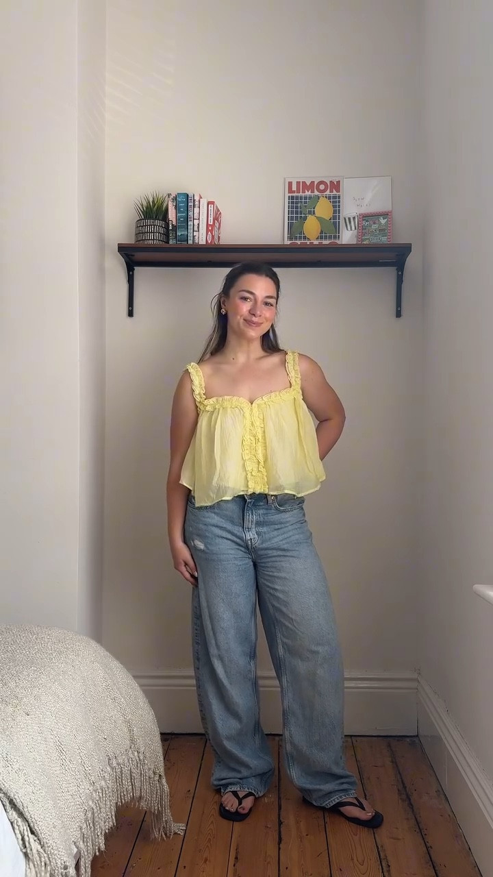 the epitome of jeans and a nice top 🍋 

as simple as the combo is, I’ll forever be a sucker for it!! Do you love as much as me? 

AD @peppermayo 

#peppermayo #outfitinspo #fashioninspo #ootdinspo #outfitideas #outfits #dailyoutfits #styleinspo