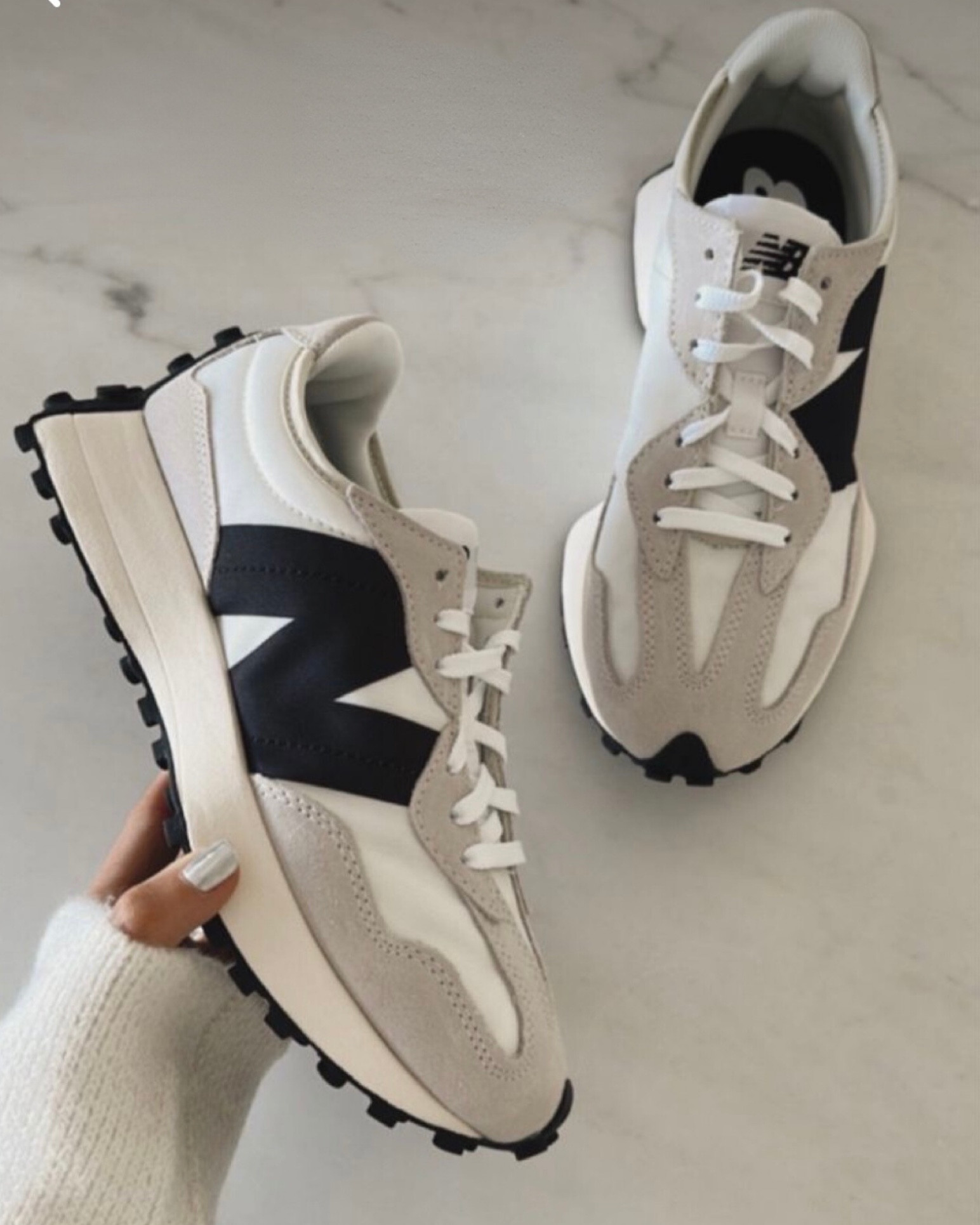 my fav casual shoes 🫶🏼👟

#newbalance #newbalance327