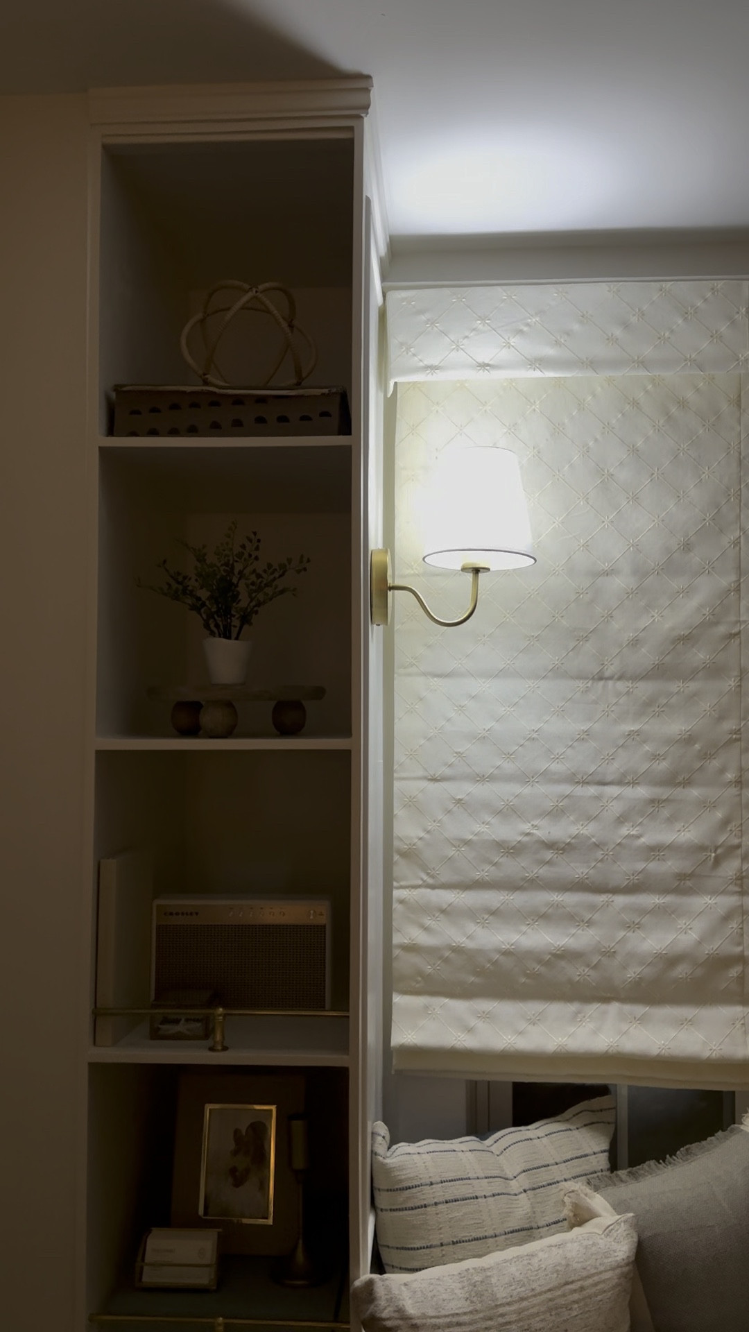 This is the first light bulb I’ve seen to truly do it all! It’s battery operated via remote, rechargeable and has a number of dimmable and color settings. Can’t beat it! Shop it and a few other items I’m loving at the moment via stories, the blog or my bio!
•
•
•
amazon finds, no hardwire light, magic light bulb, amazon home, affordable home decor, home hack, cozy corner 

Follow my shop @megleonardco on the @shop.LTK app to shop this post and get my exclusive app-only content!

#liketkit #LTKfindsunder50 #LTKhome #LTKsalealert
@shop.ltk
https://liketk.it/4rUQs