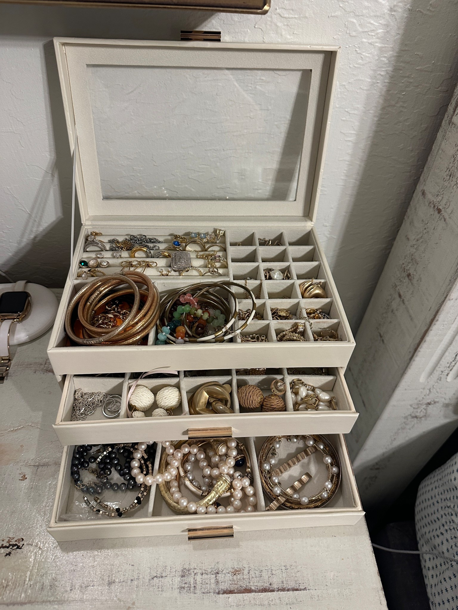 Amazon jewelry box 

#LTKHome #LTKBeauty #LTKFindsUnder50