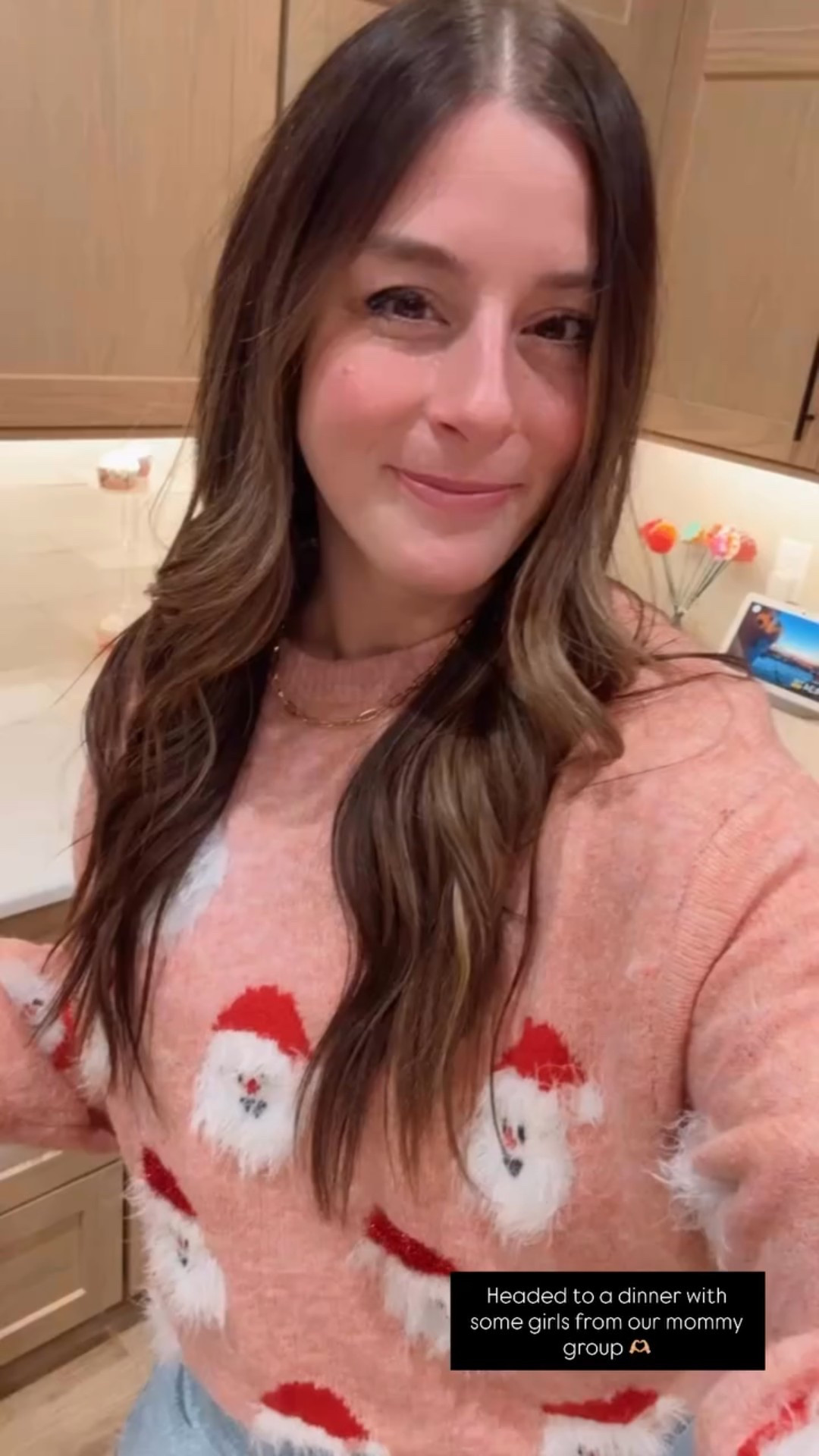 Headed to a dinner with some girls from our mommy group 🫶🏼