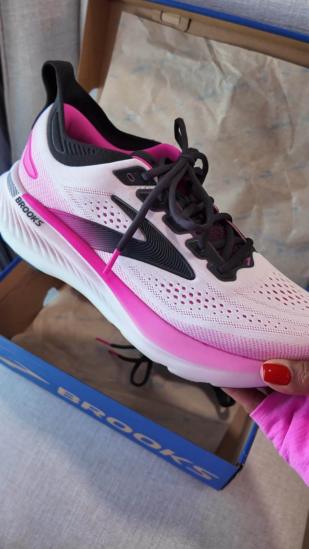 My sneakers are the Brooks Gylcerin GTS 23. So comfortable and have made my runs the best! 


Running gear, garmin, marathon training, fitness journey, Running shoes, wellness journey, sneakers, brooks running shoes, Smiles and Pearls

#LTKActive #LTKMidsize #LTKfitnessgoals