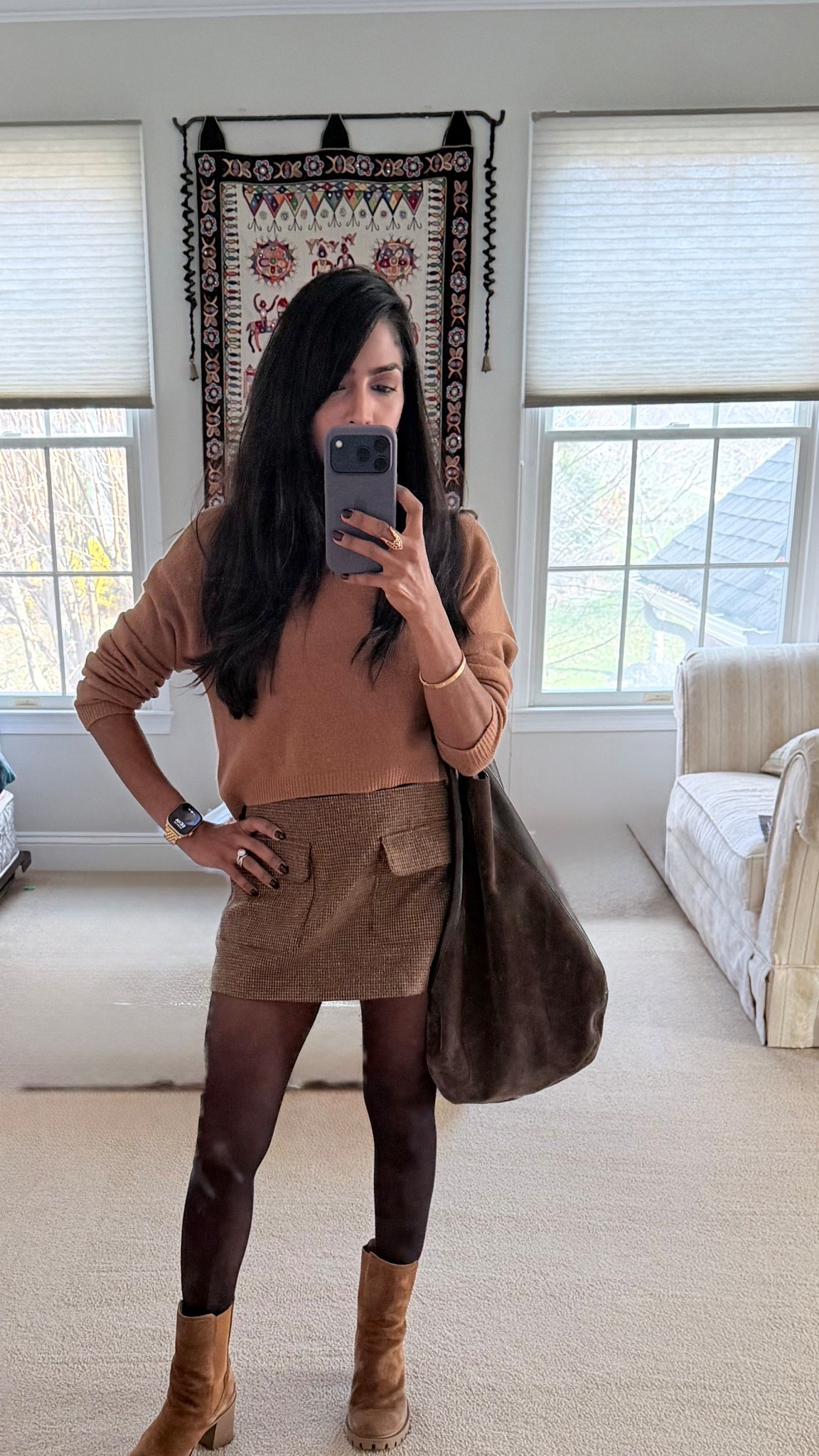 Fall fit 

Boots and bag @chloe
Sweater @aliceandolivia
Skirt @reformation 
