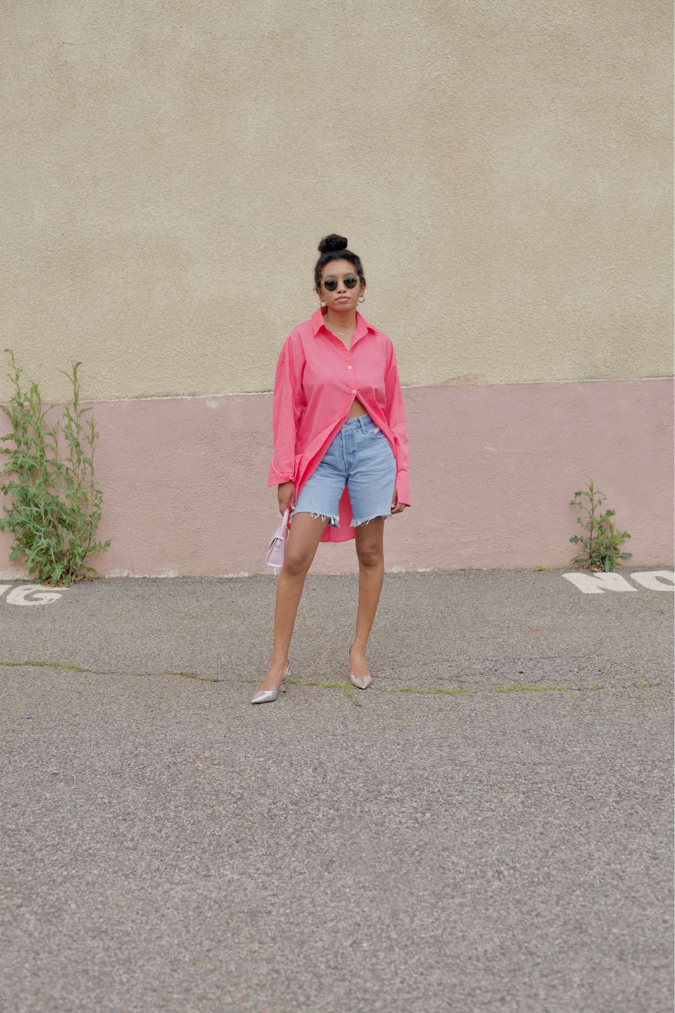 SHORTS: size 25 (true to size)
SHOES: true to size
