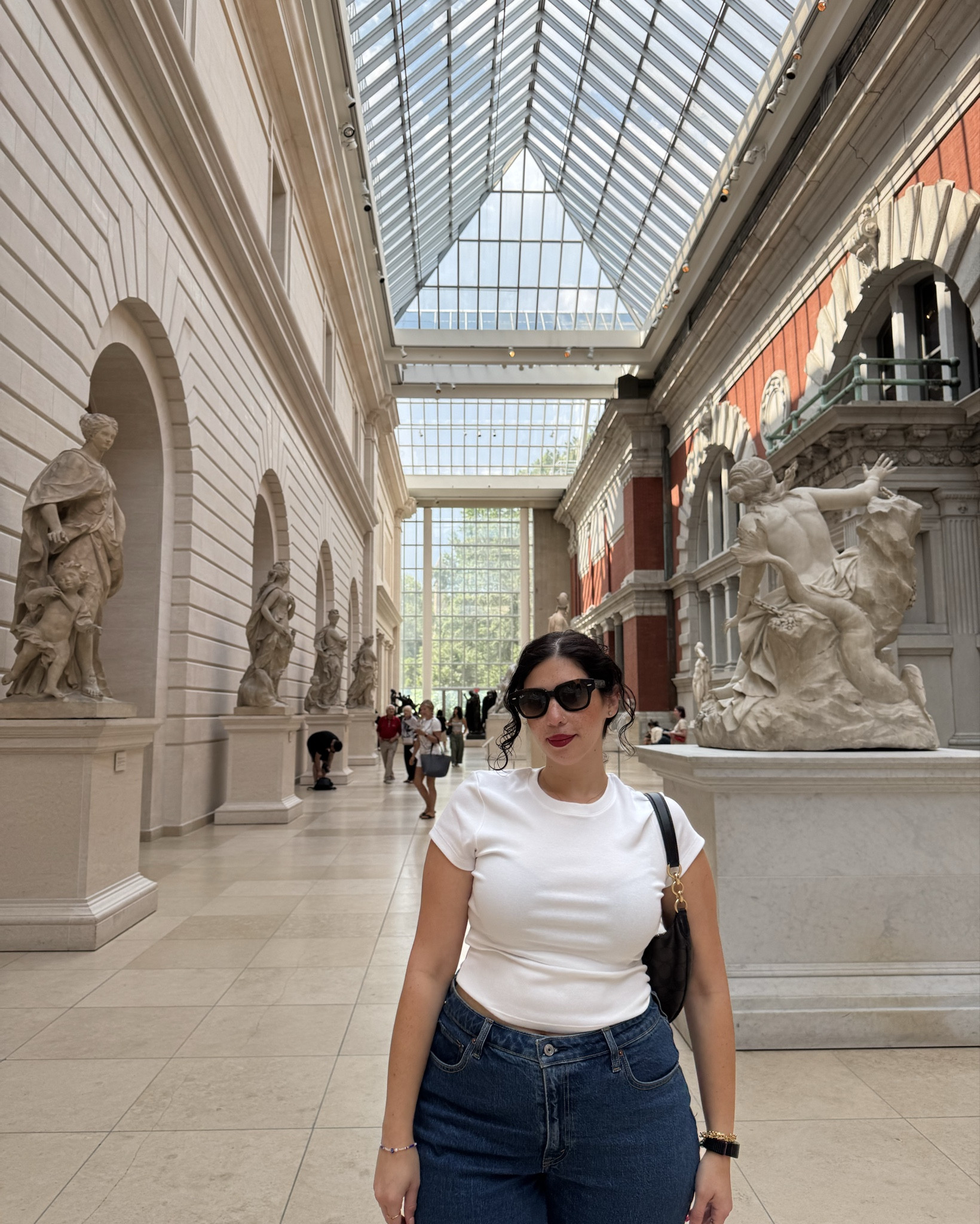 Go to outfit 🤍
Top: M
Jeans: 29 regular 

#LTKFindsUnder50 #LTKFallSale #LTKMidsize