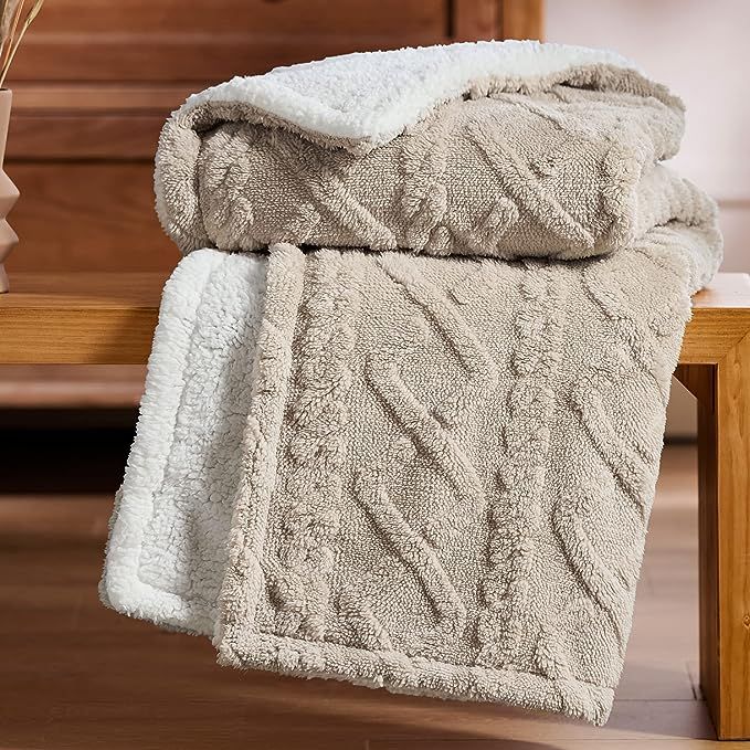 Bedsure Sherpa Throw Blanket for Couch Sofa - Fuzzy Soft Cozy Blanket for Bed, Fleece Thick Warm ... | Amazon (US)