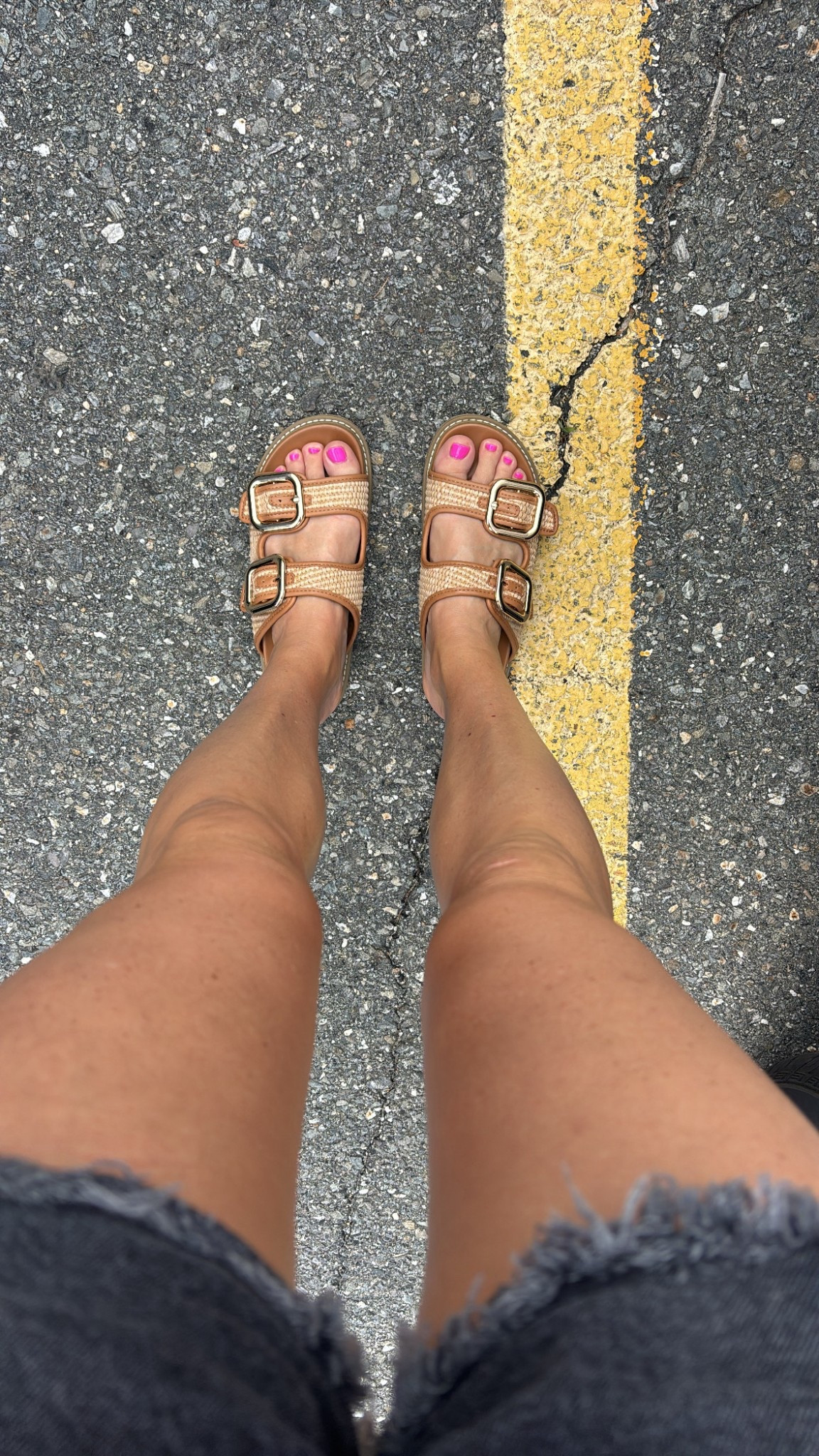 Comfiest sandals!🫶🏻

#LTKFindsUnder50 #LTKStyleTip #LTKSummerEdit