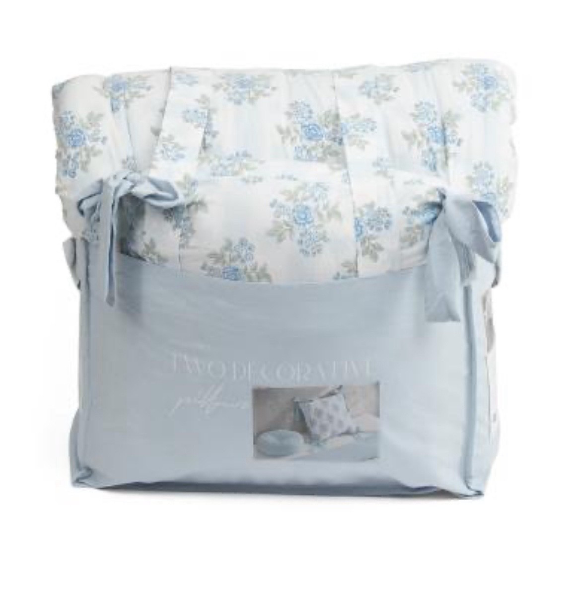 How gorgeous is this 5 piece blue floral comforter set? So pretty for a spring/summer bedding refresh! 🎀🩷

#LTKHome #LTKSeasonal