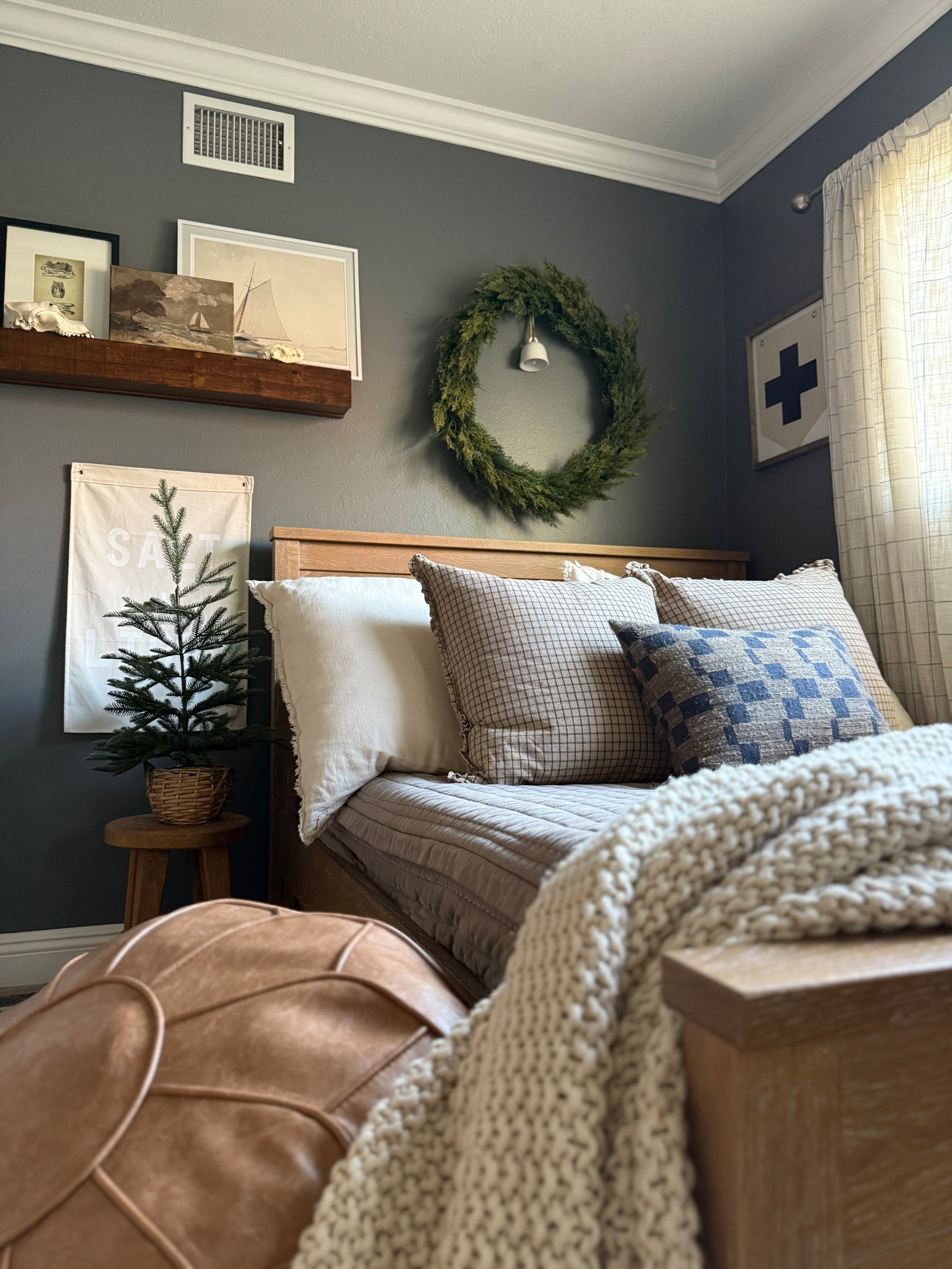 Boys room decorated for christmas
Details 
Christmas
Wreath
Christmas tree

#LTKKids #LTKHoliday #LTKSeasonal