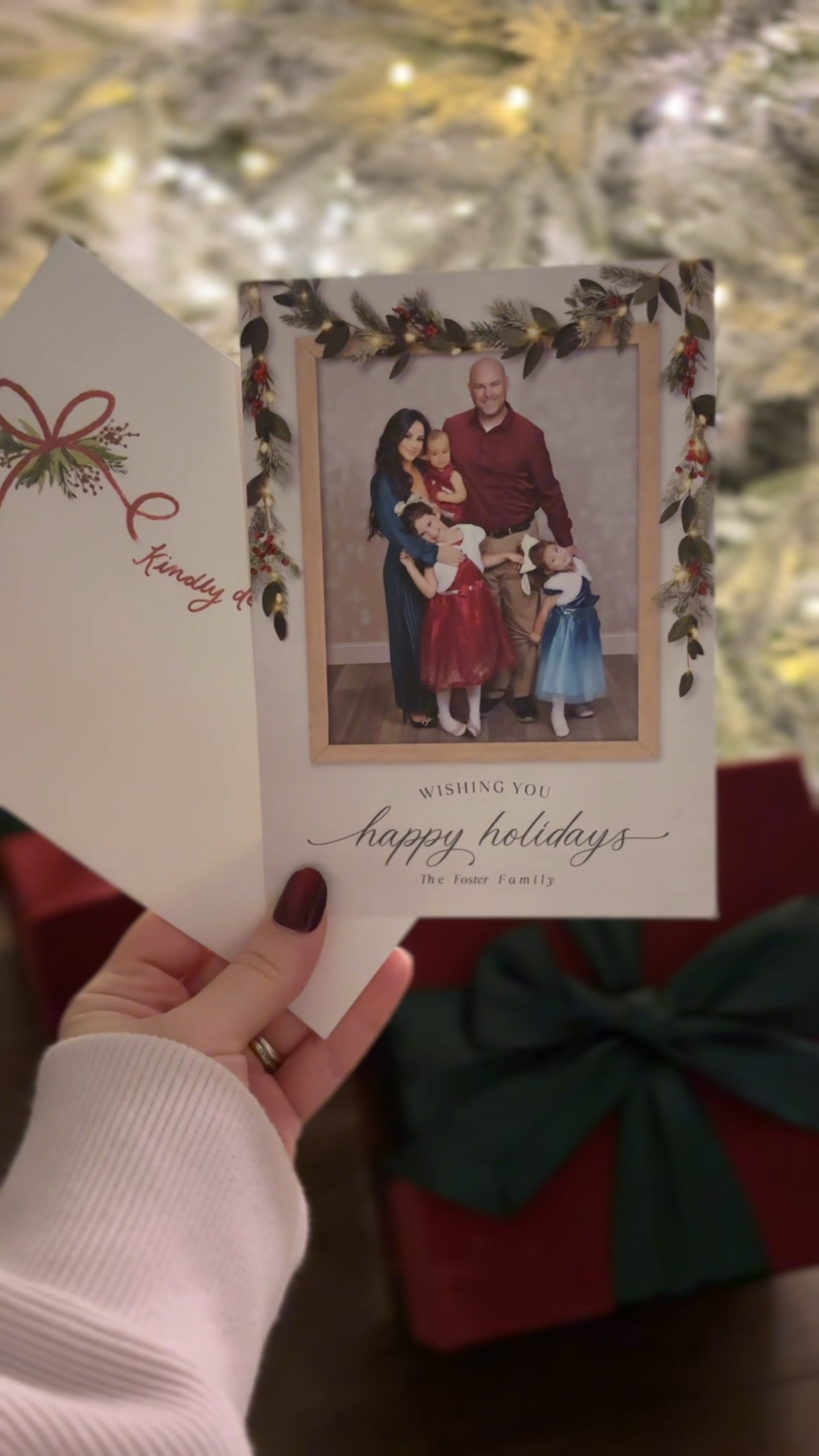 Holiday cards in under 10 minutes? Yes, please 🙌🏼
Shutterfly truly understood the assignment.
So many beautiful holiday designs, fully customizable down to the size, frames, & even personalized envelopes ✨
As a mom of three, this is hands down the busiest time of year so being able to sit down & create our family holiday cards in minutes is a major mom win 🤍
Effortless, beautiful, & one less thing on my to-do list ✔️

Comment “Joy” & I’ll send you the links to everything I used straight to your inbox 🫶🏻


@shutterfly 













.
.
.
.
.
#shutterfly #holidaycards #holidaycardseason #christmascards #holidayseason 

#LTKHoliday #LTKGiftGuide #LTKSeasonal
