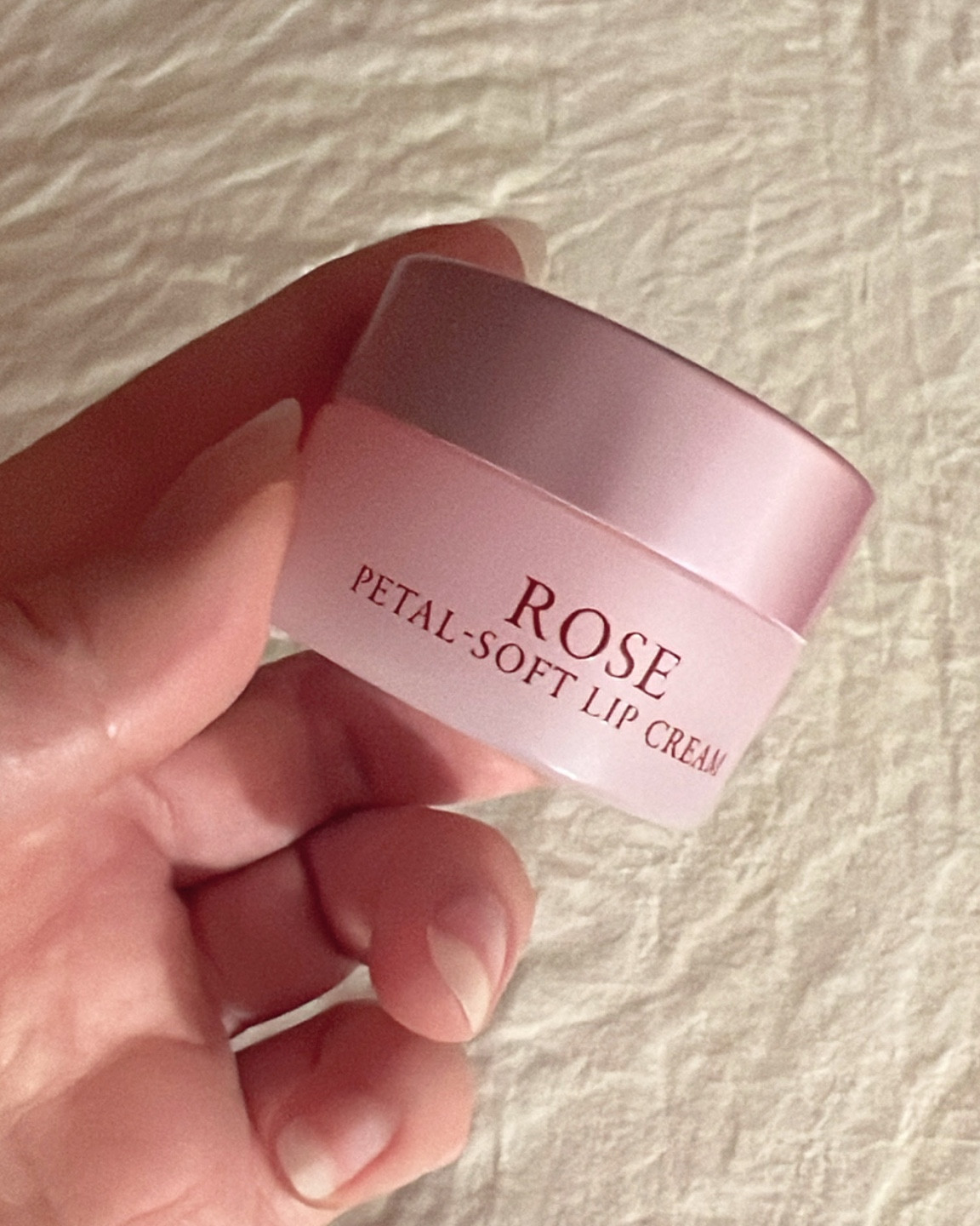 Fresh lip products are some of my favorites! This one has such a silky  texture and so light yet hydrating. 💕