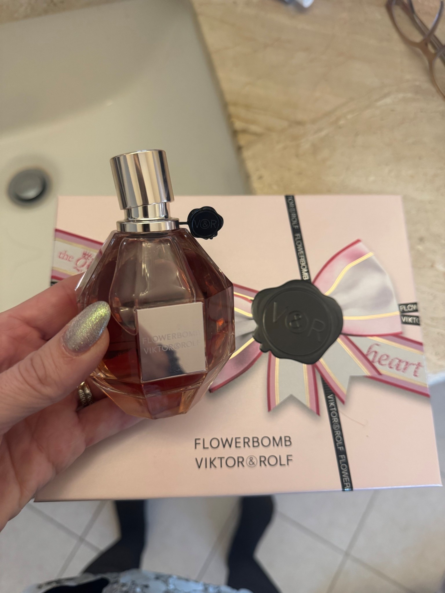 Flower Bomb Perfume 

#LTKGiftGuide #LTKselfcare #LTKBeauty